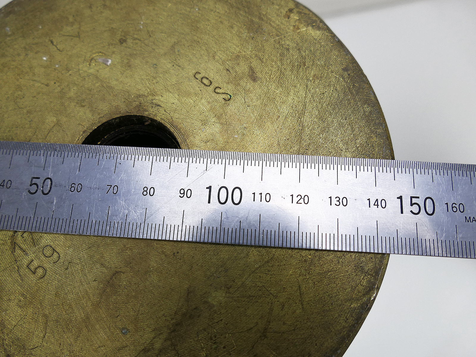 Original 105mm brass shell casing, tank cartridge, 8.5kg, decorative umbrella stand – COLLECTION