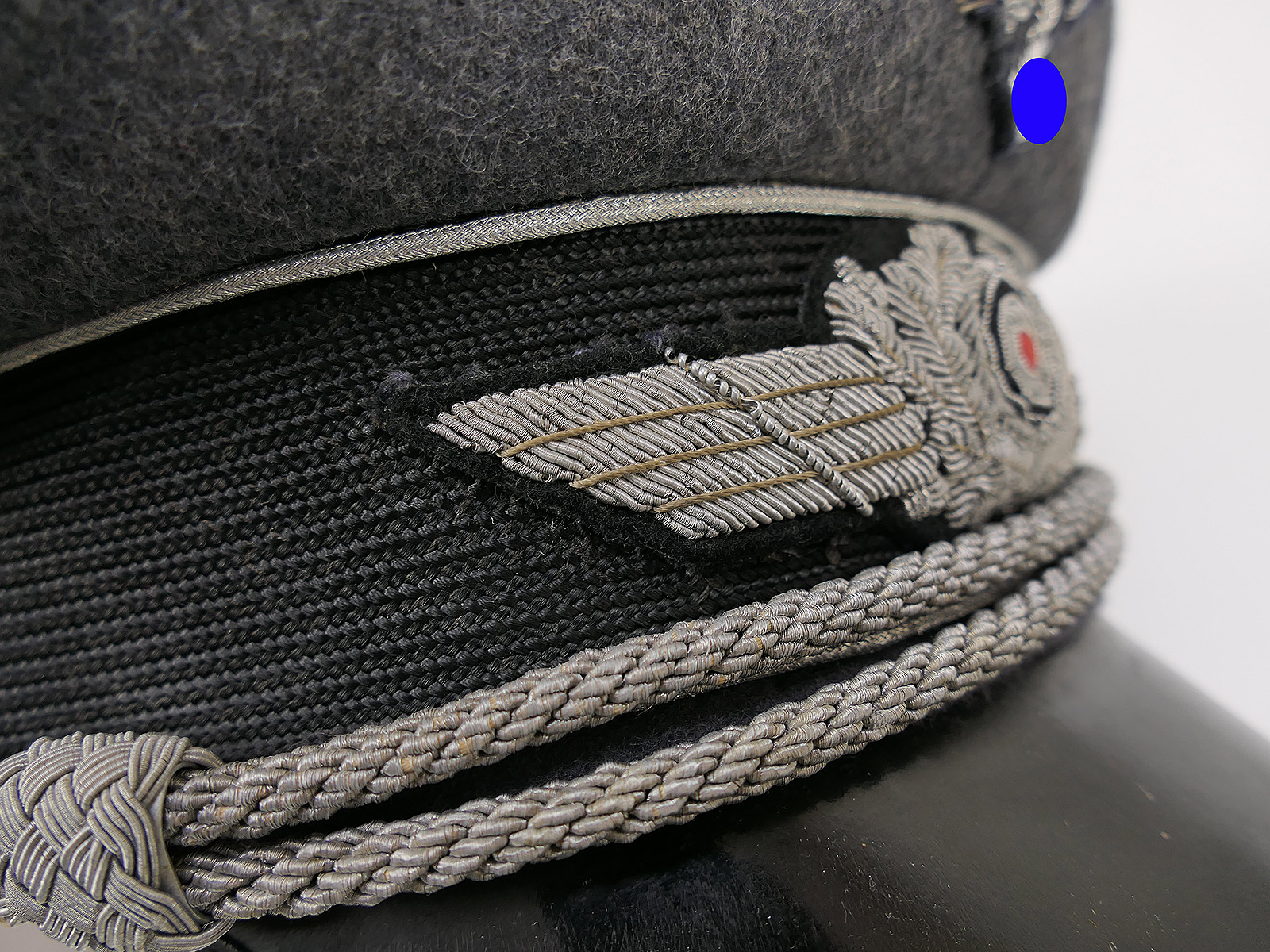 Original LUFTWAFFEN officer’s peaked cap with hand-embroidered details – COLLECTION