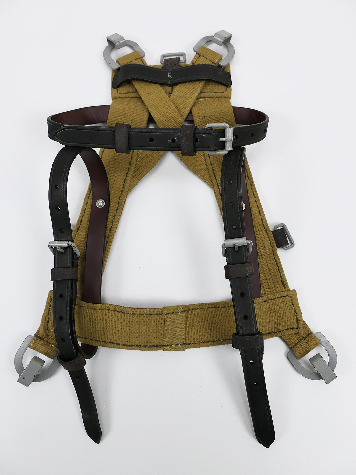 Wehrmacht A-RAHMEN assault baggage with leather strap