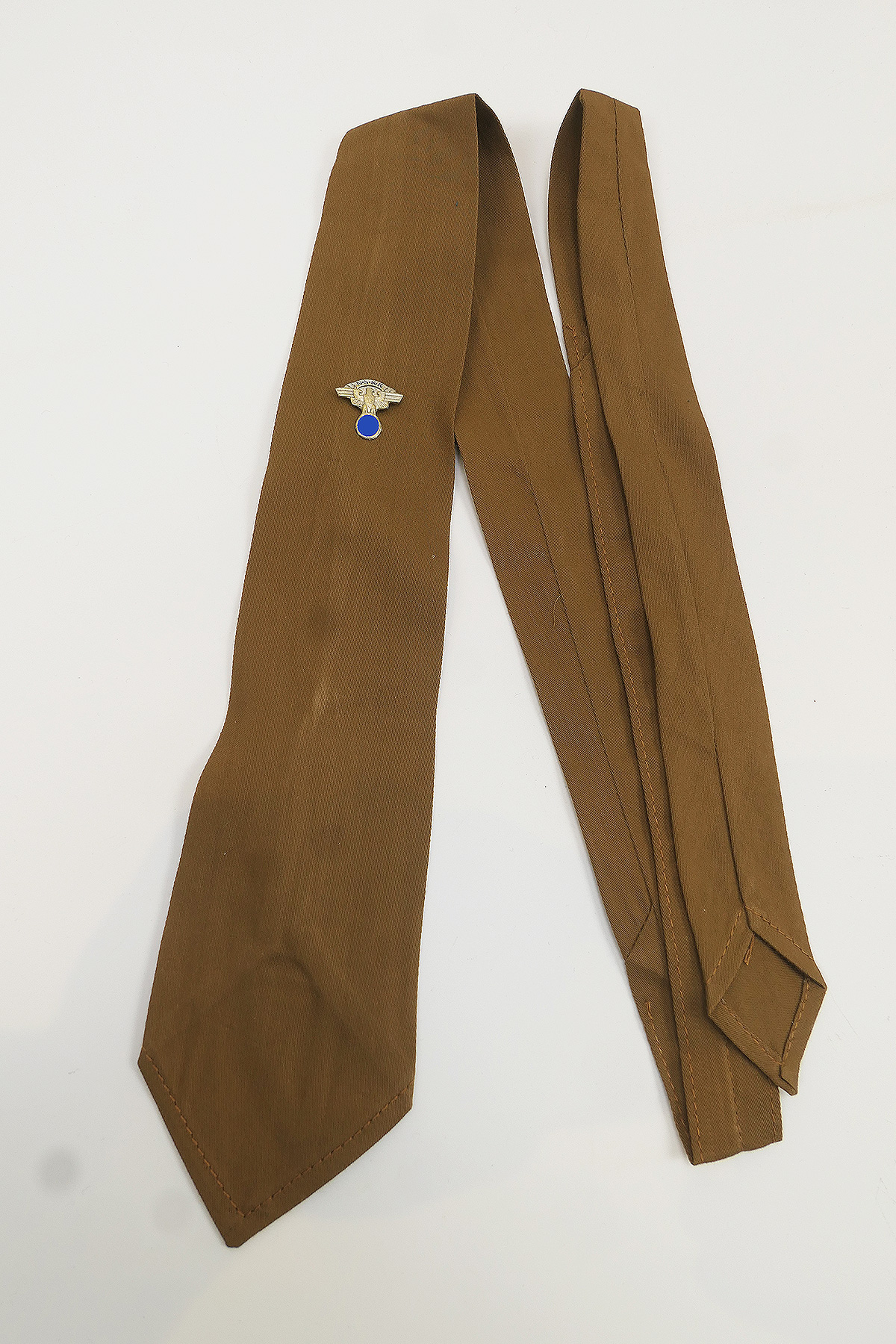 P1520566 Uniform tie brown with NSKK badge tie