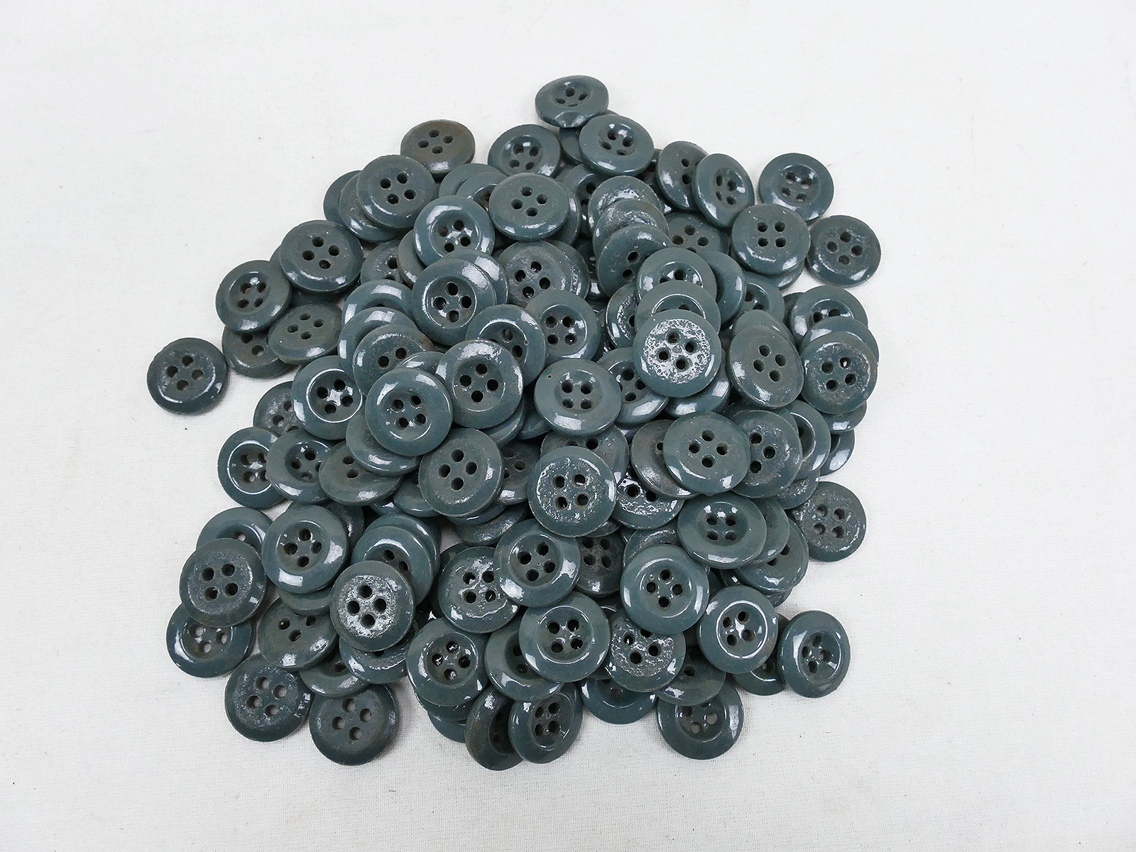 1x Original Luftwaffe Wehrmacht Glass Button 4-Hole Knob 17mm Blue Gray Glass Buttons