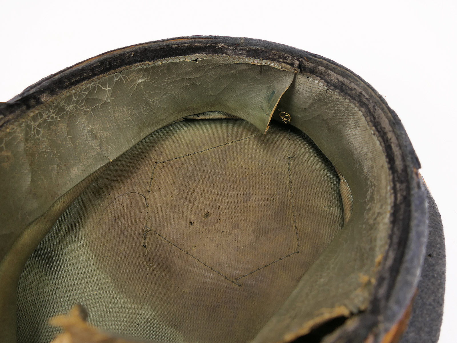 Original LUFTWAFFEN pilot’s cap, paratrooper style, fully decorated – COLLECTION