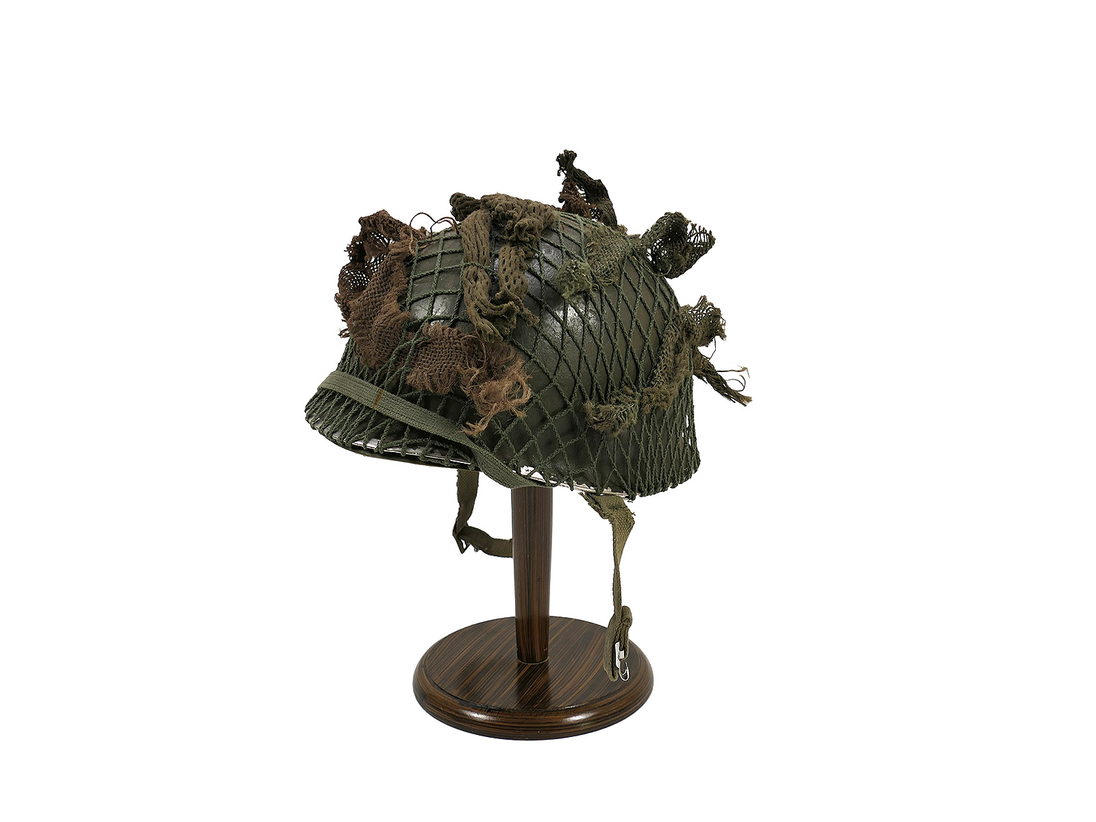 US Army WW2-style steel helmet + helmet net + camouflage fabric – Battle-worn collection