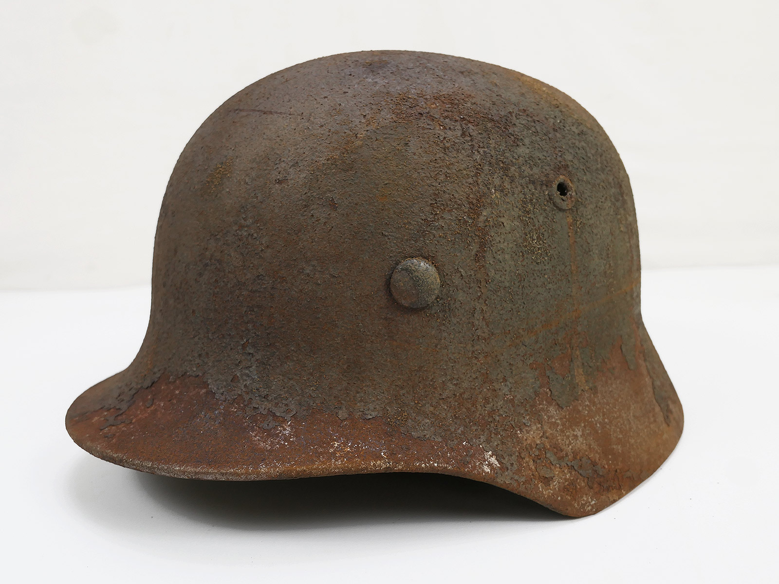 Wehrmacht / Waffen SS steel helmet GLOCKE M40 Antik Battleworn Gr.56/57 uncleaned