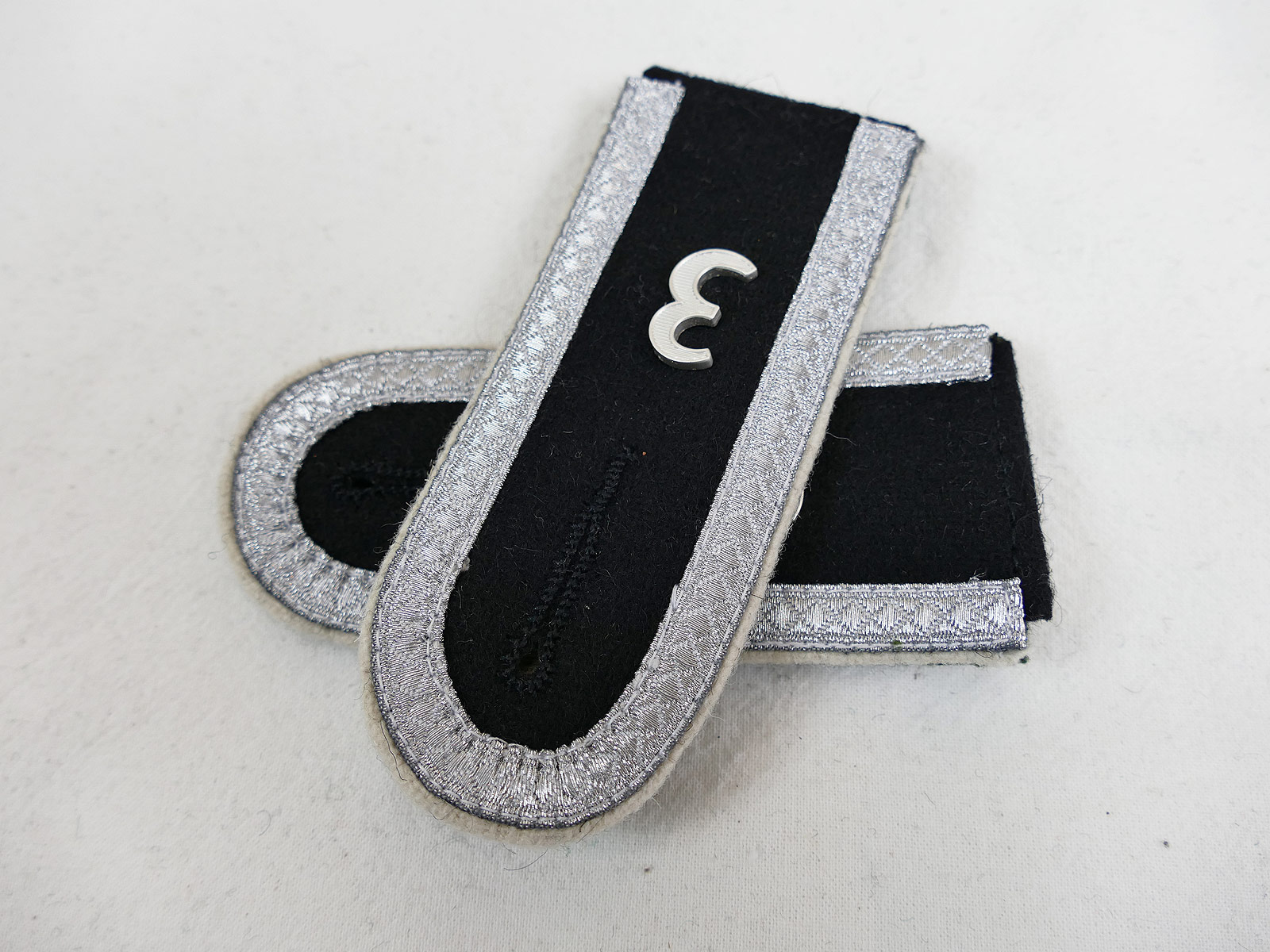 P1080360 Waffen SS Infanterie Shoulder Boards Unterscharführer Pair of Shoulder Boards with Support / Number "3