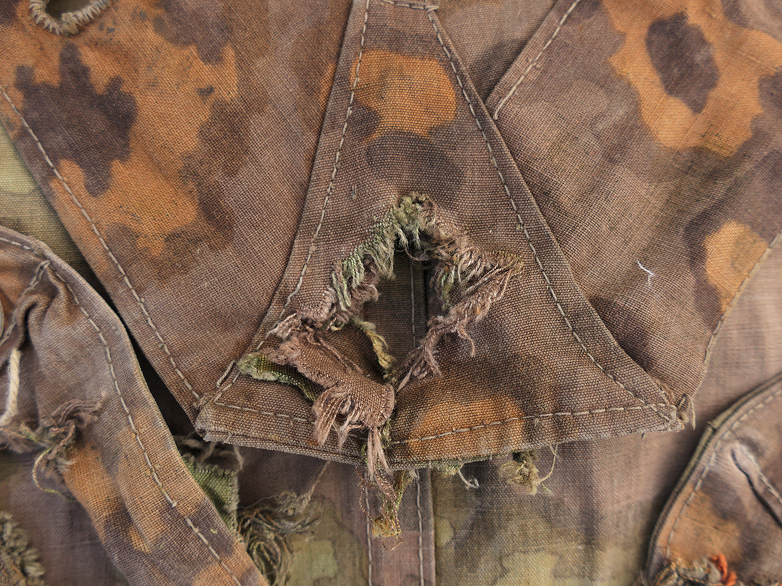 #B/ Waffen SS Original Tarpaulin – Oak Leaf Camouflage Tarpaulin – Battle-Worn