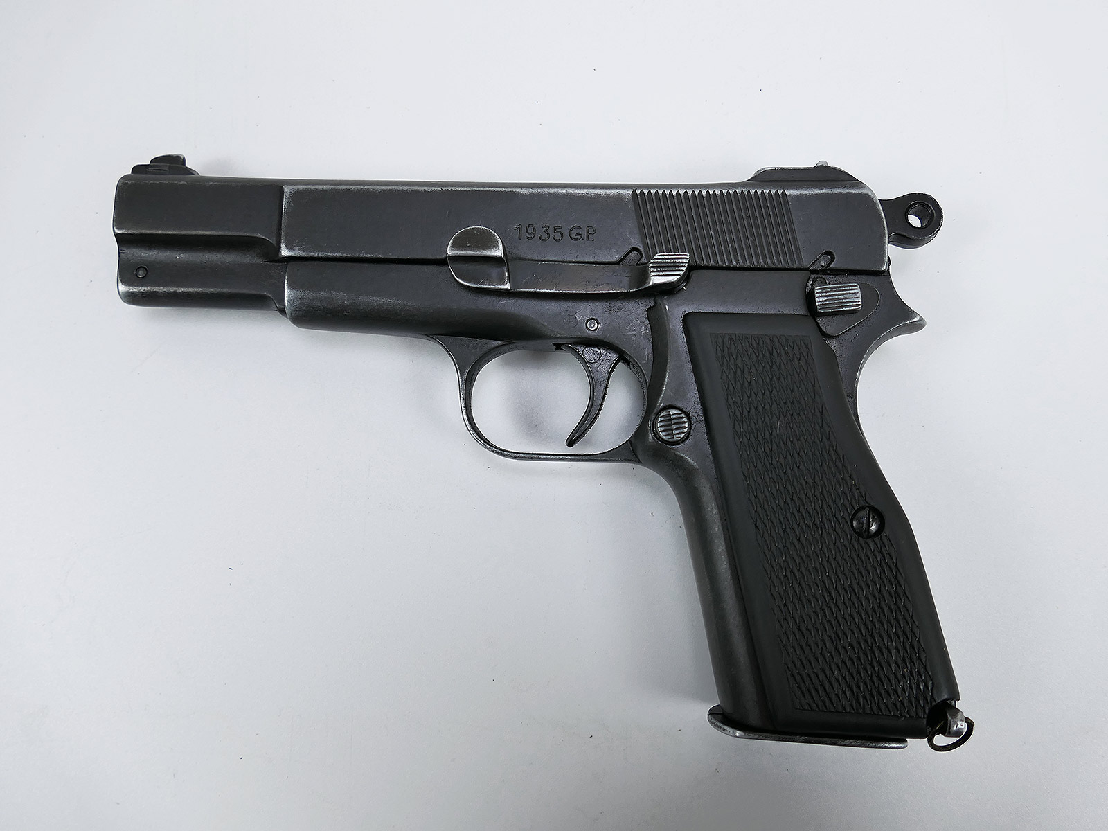 Pistol FN Browning HP 35 antique deco model film gun Belgium WW2