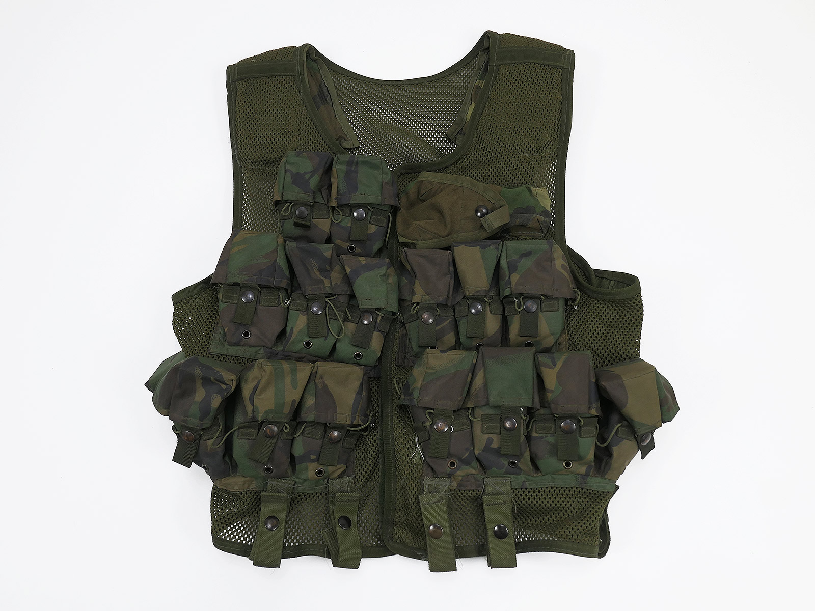 Tactical Ammo Vest Woodland Tactical Ammo Vest + 19 pouches Rifle Grenade Pockets Tactical Ammo Vest Woodland Tactical Ammo Vest + 19 pouches Rifle Grenade Pockets