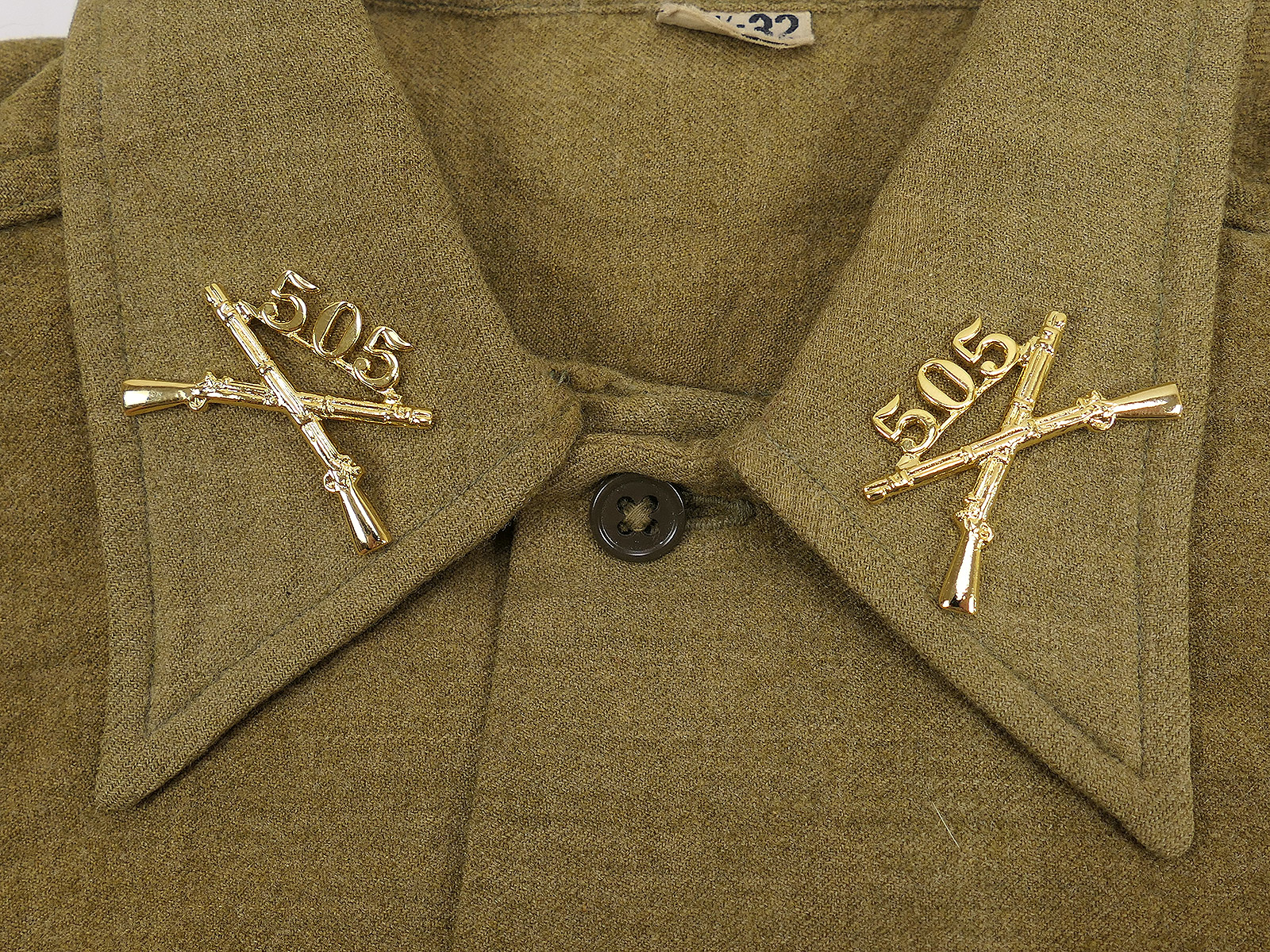 US Army 505th Parachute Infantry Regiment (PIR) Boston Officer Branch of Service Collar Badge Insignia
