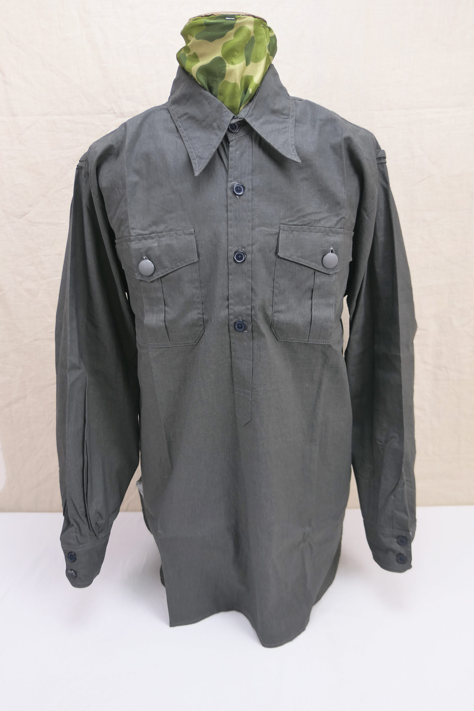 P1230931Jug2T5Sqafr9J Wehrmacht / WSS soldiers field shirt service shirt field gray uniform shirt Gr.XL