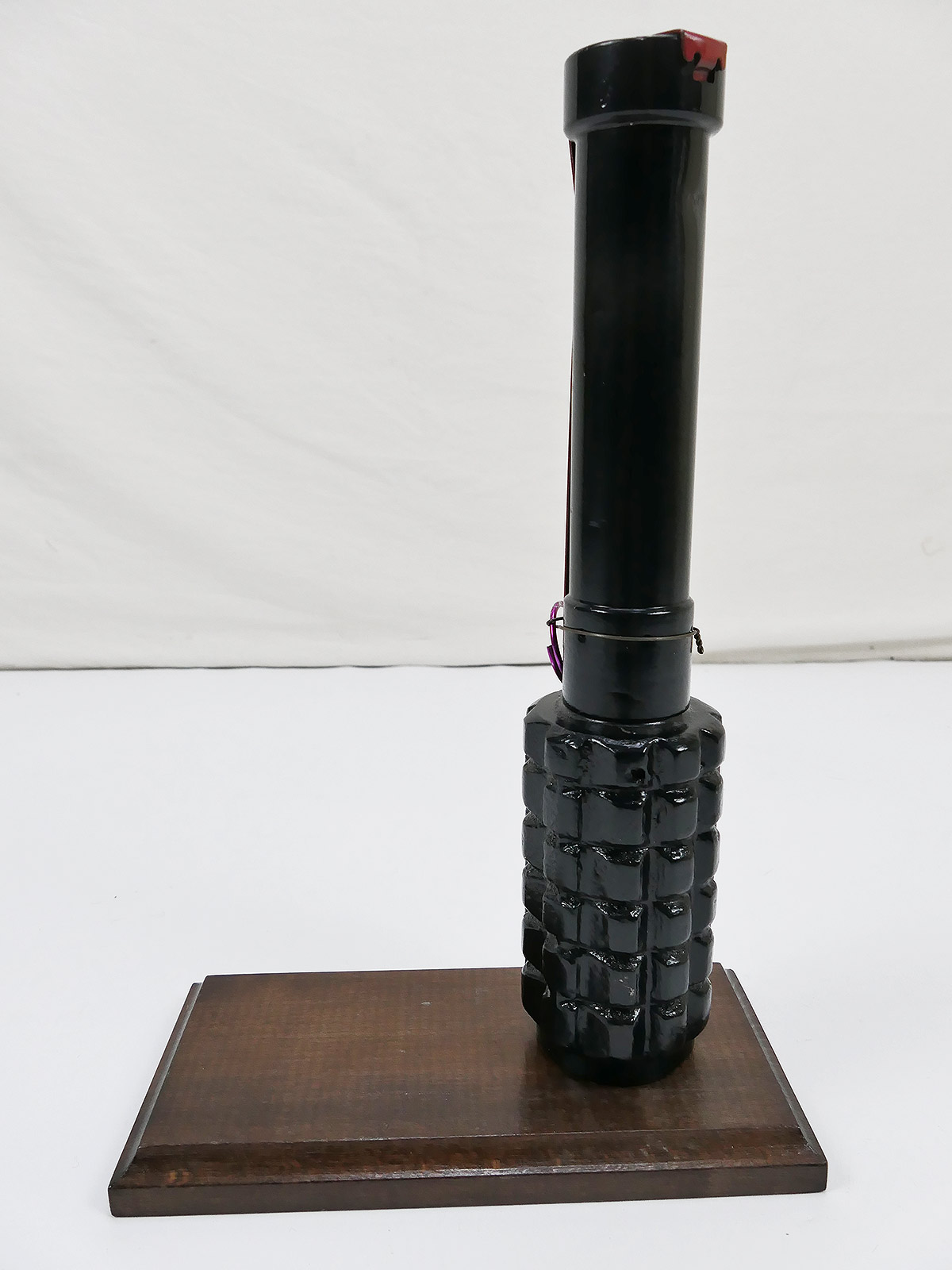 DEKO hand grenade metal on wooden plate desk decoration