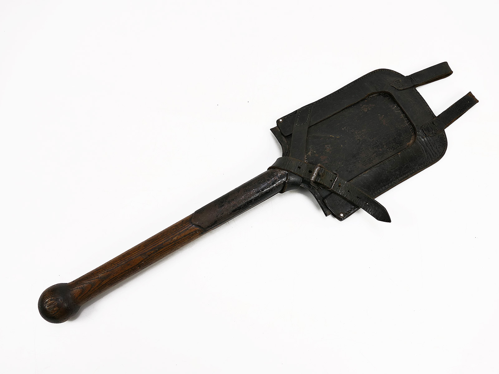 Antique infantry spade with hallmark, in a leather pouch / spade pouch – COLLECTION