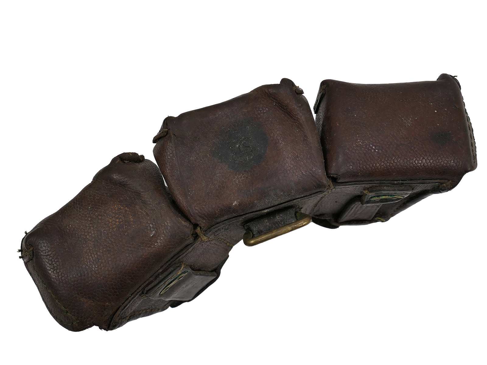 WW1 Original WW1 Cartridge Pouch 1914 – 1 fastening strap missing – COLLECTION BATTLE WORN