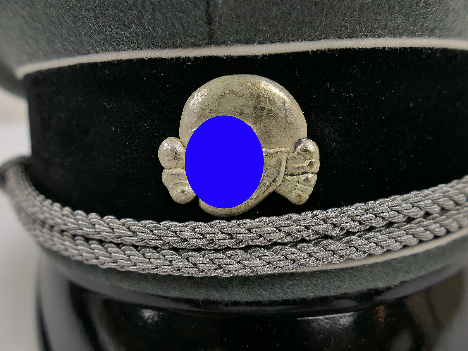 Waffen SS peaked cap, officer’s, size 58 – top-quality museum-grade reproduction with metal detailing