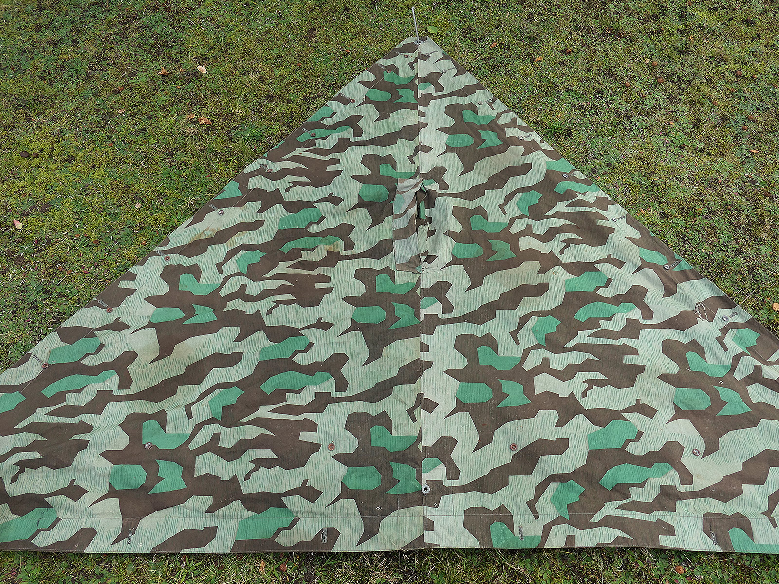 Wehrmacht Late-Period Original M31 Tent Canvas, Splinter Camouflage – RBNR. – Tent Fabric, Camouflage Tent Fabric, VERY NICE, BATTLE-WORN