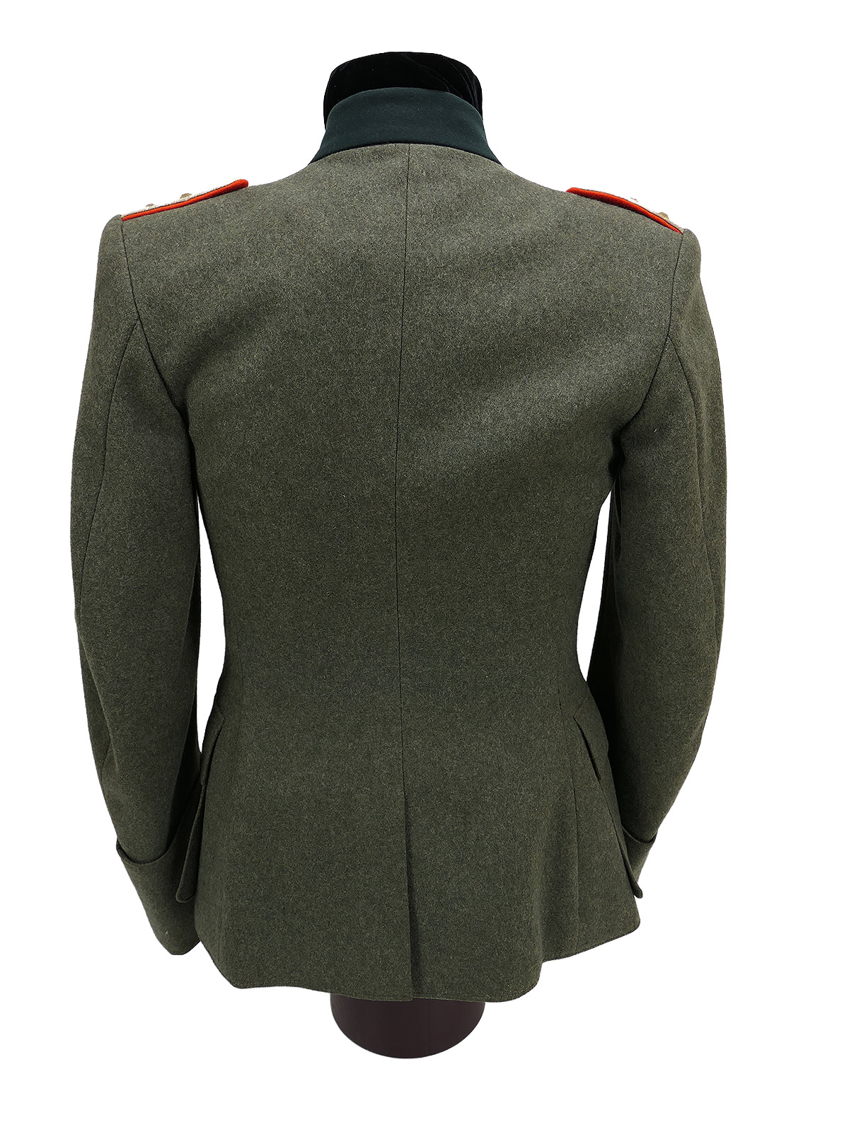 Original Wehrmacht Officer’s Field Jacket M36, Captain, Artillery, complete with breeches – COLLECTION