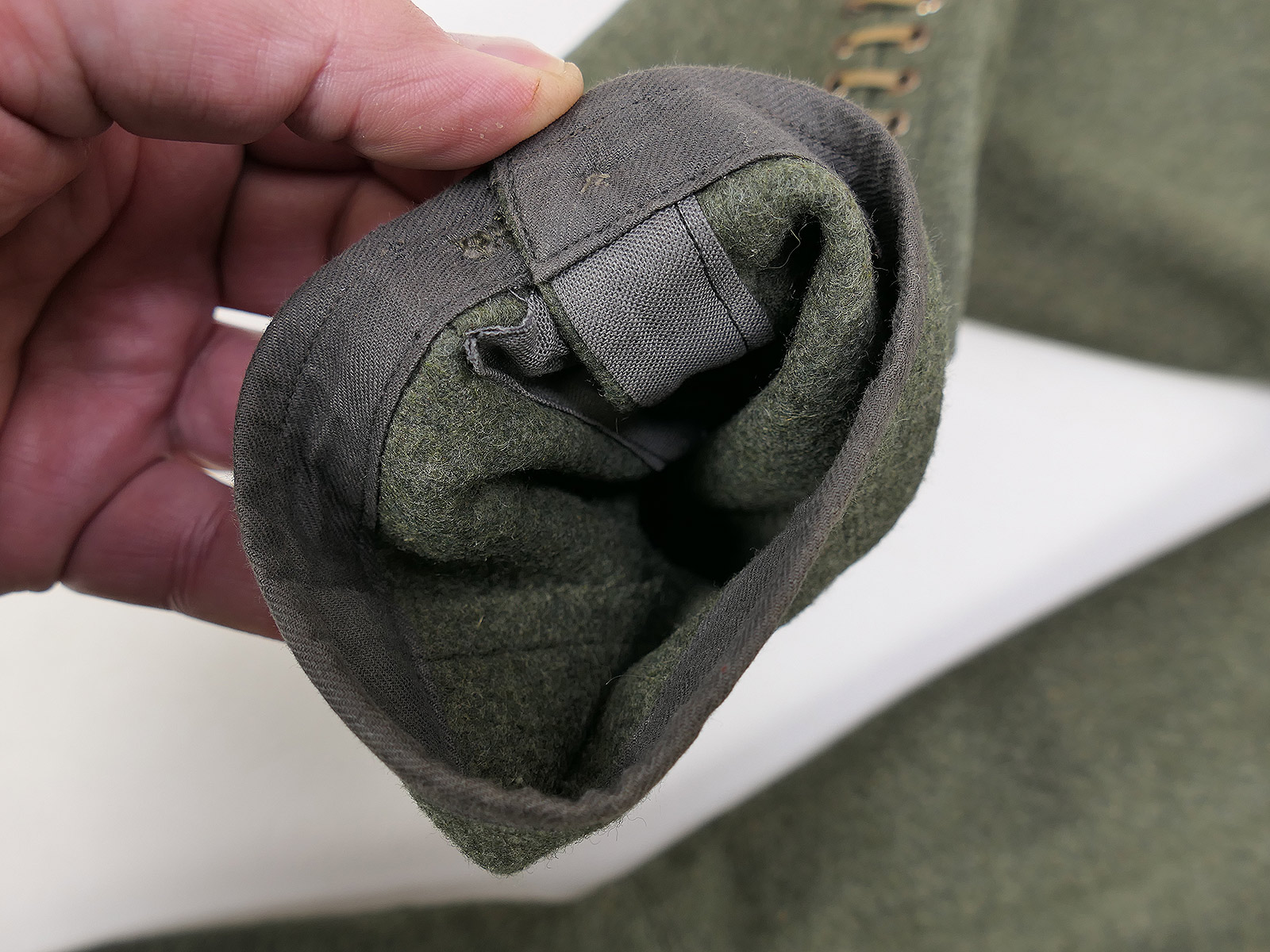 Original Wehrmacht Officer’s Field Jacket M36, Captain, Artillery, complete with breeches – COLLECTION