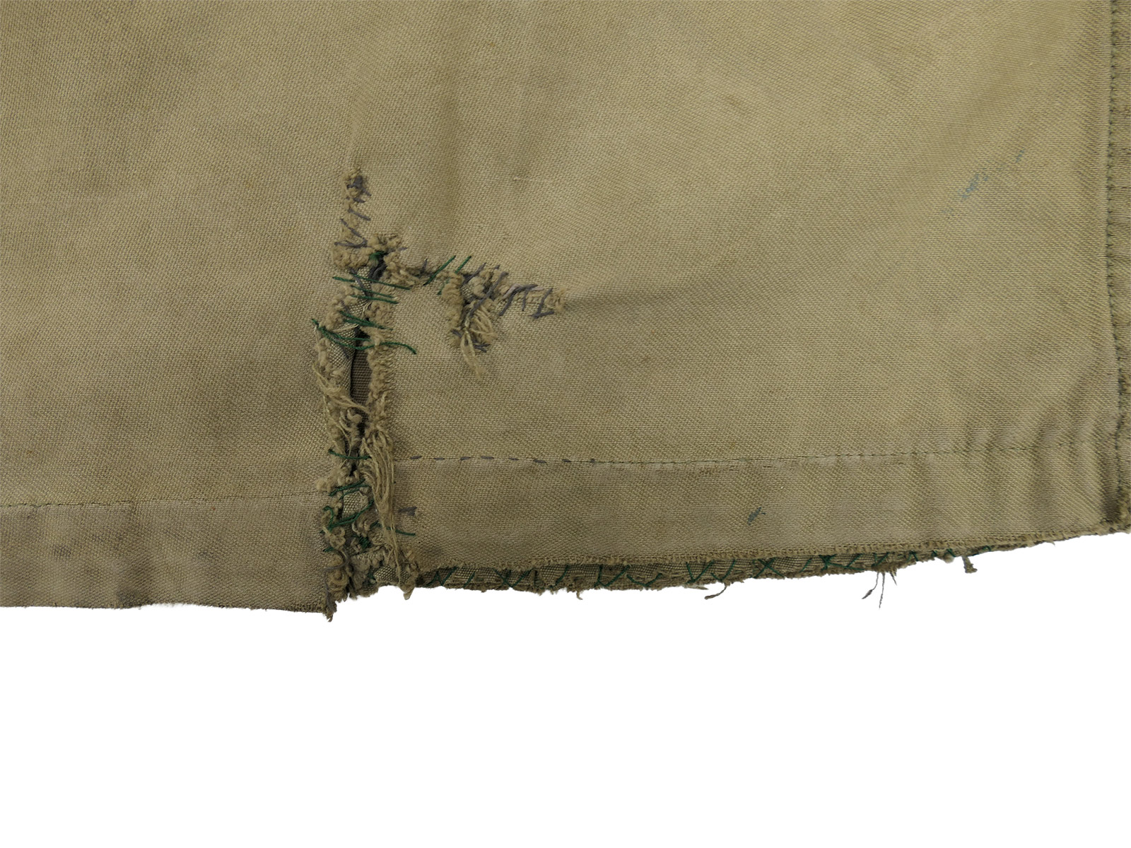 Original US Army WW2 M-1943 Field Jacket, size 36R, BATTLE WORN