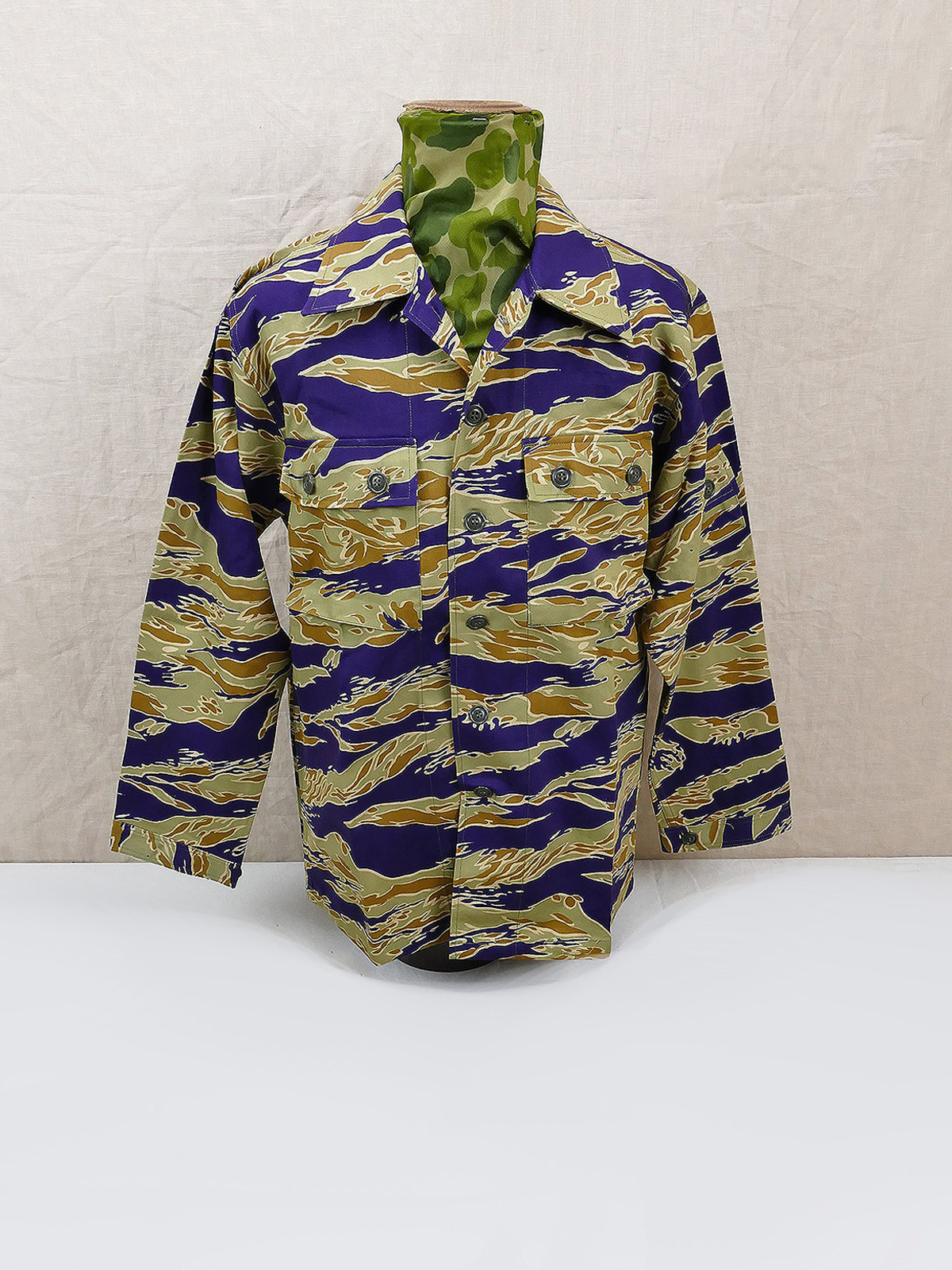 P1380443EfMmeumS03Saq US ARMY Vietnam Advisor Tiger Stripe Jungle Mac-Sog Field Shirt - Size XL