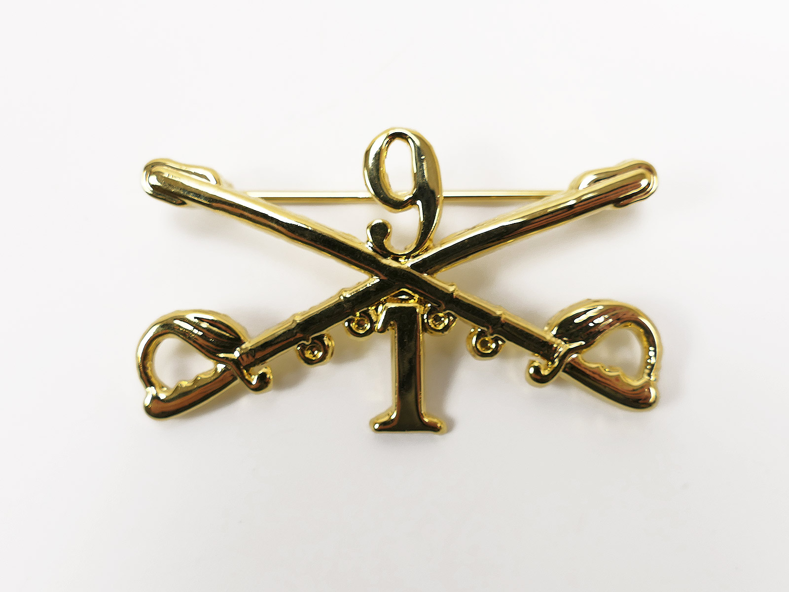 1st US Cavalry Saber Badge "19" / Pin VIETNAM 1st CAV Cavalry Badge Sabre 