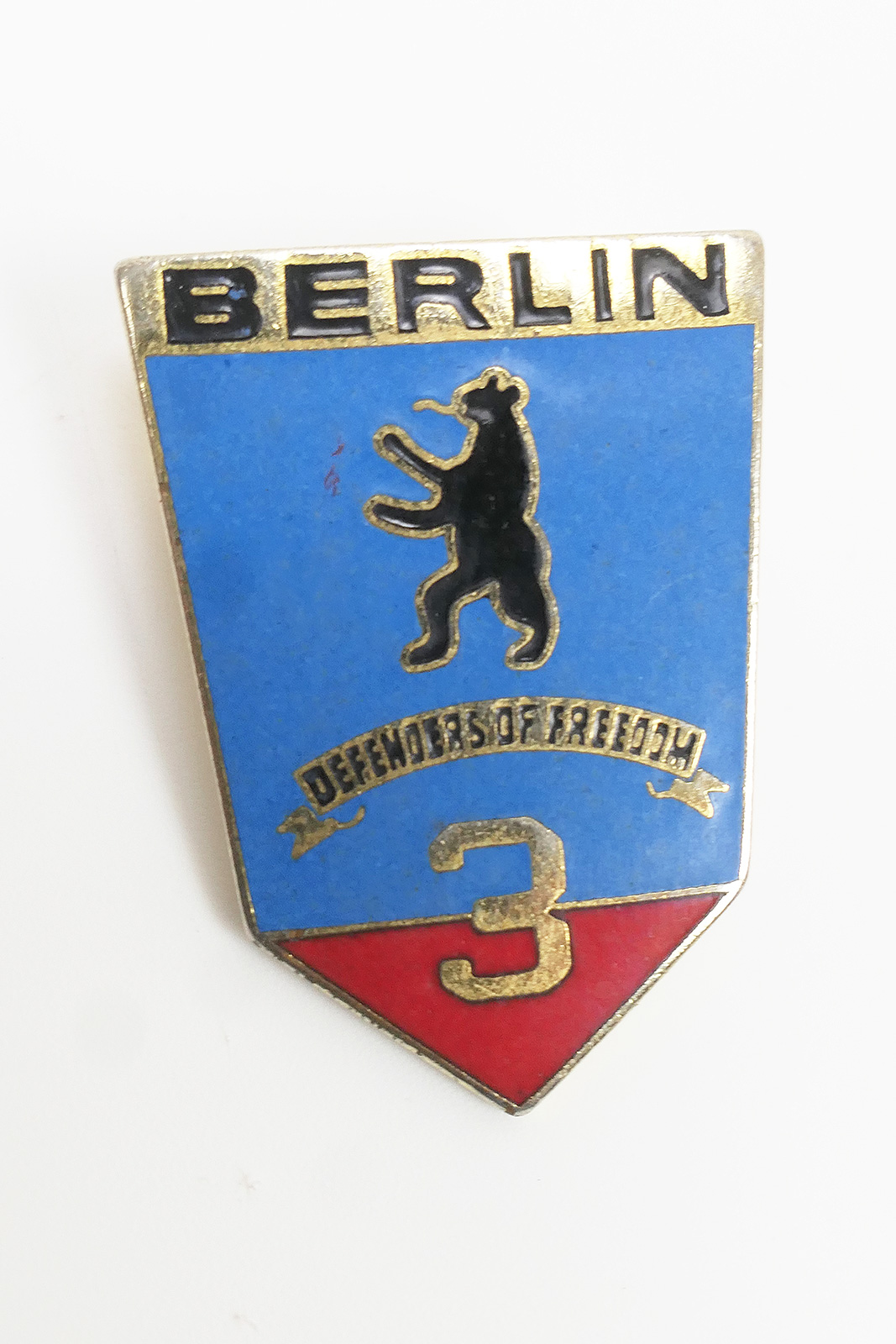 #1 Crest USA 3rd Infantry Battalion 1963-84 Berlin Badge on pin