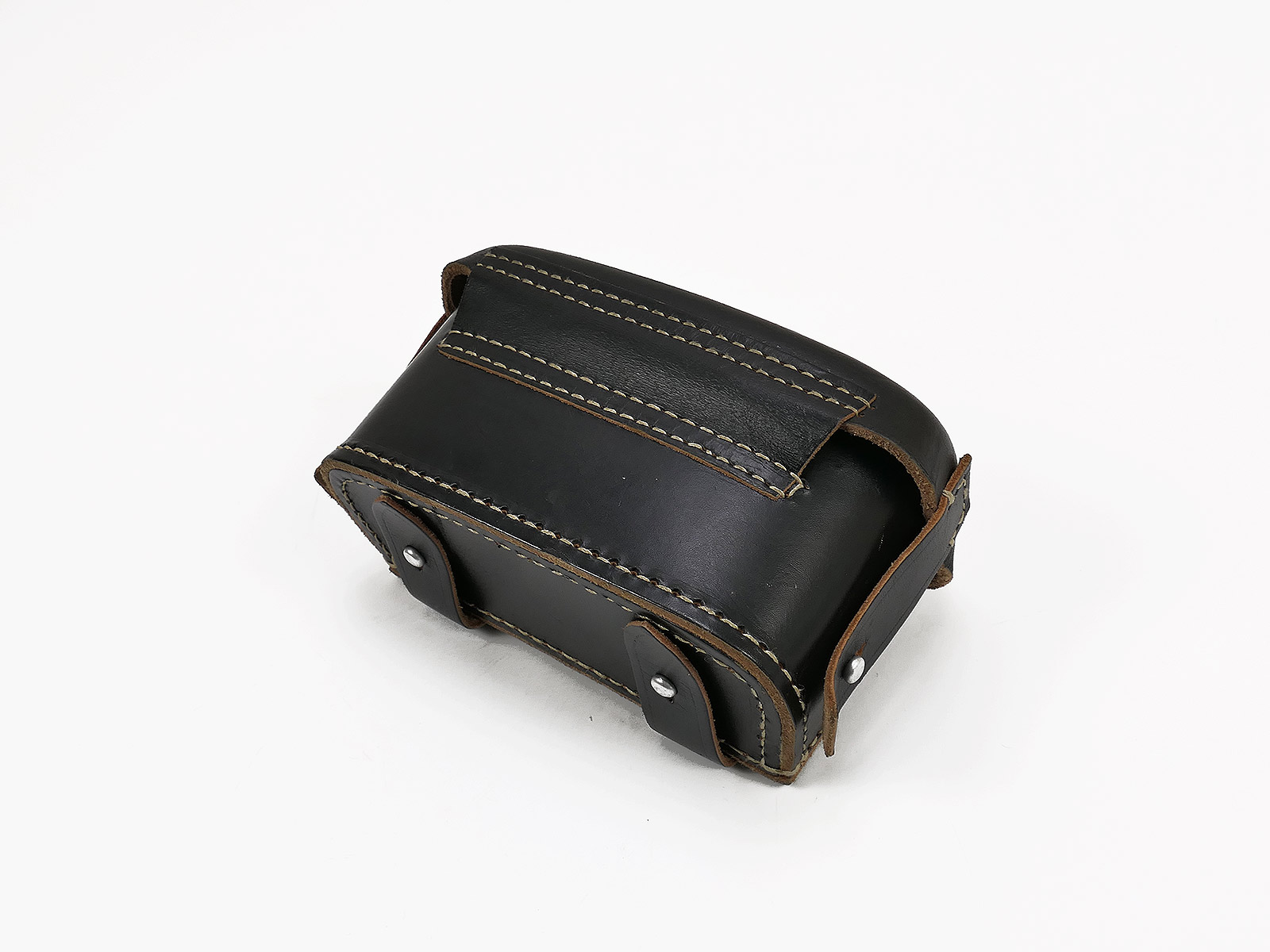 1x Wehrmacht medical bag for medics, containing a first-aid kit and bandages