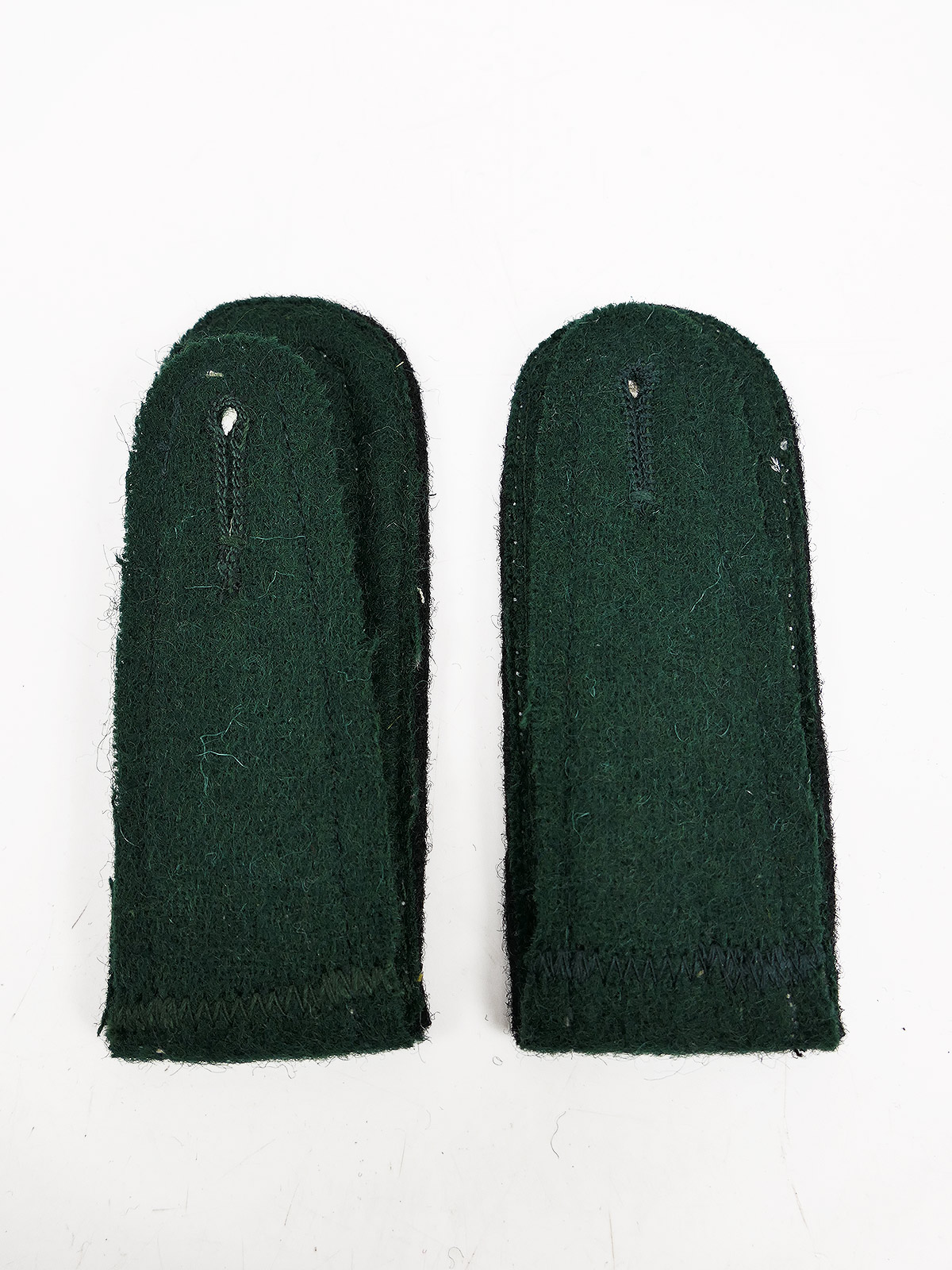 Wehrmacht M36 epaulettes for sergeants in the Engineer Corps, for the M1936 field tunic
