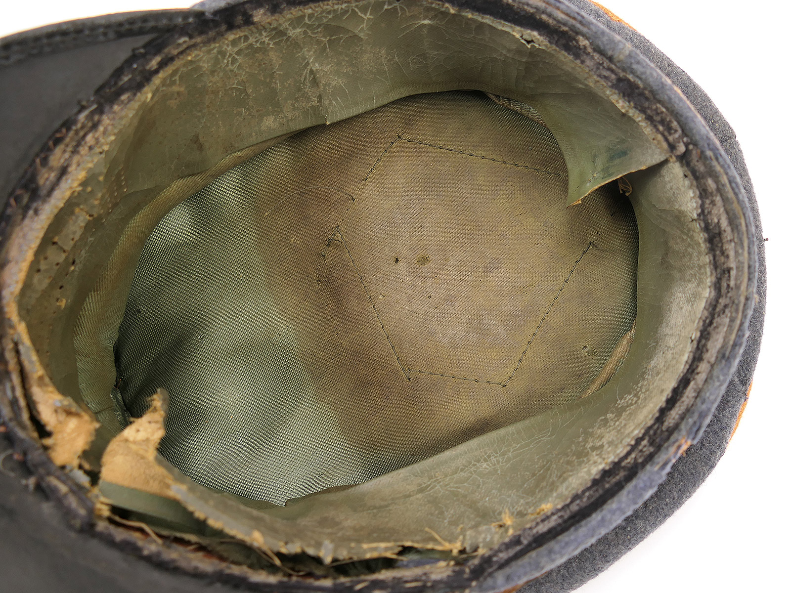Original LUFTWAFFEN pilot’s cap, paratrooper style, fully decorated – COLLECTION