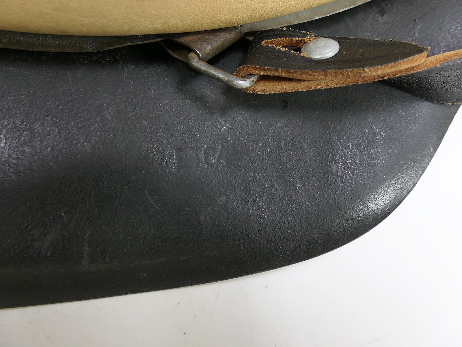 Original Luftwaffe M42 ET64 steel helmet with helmet lining and chin strap, size 57, BATTLE WORN