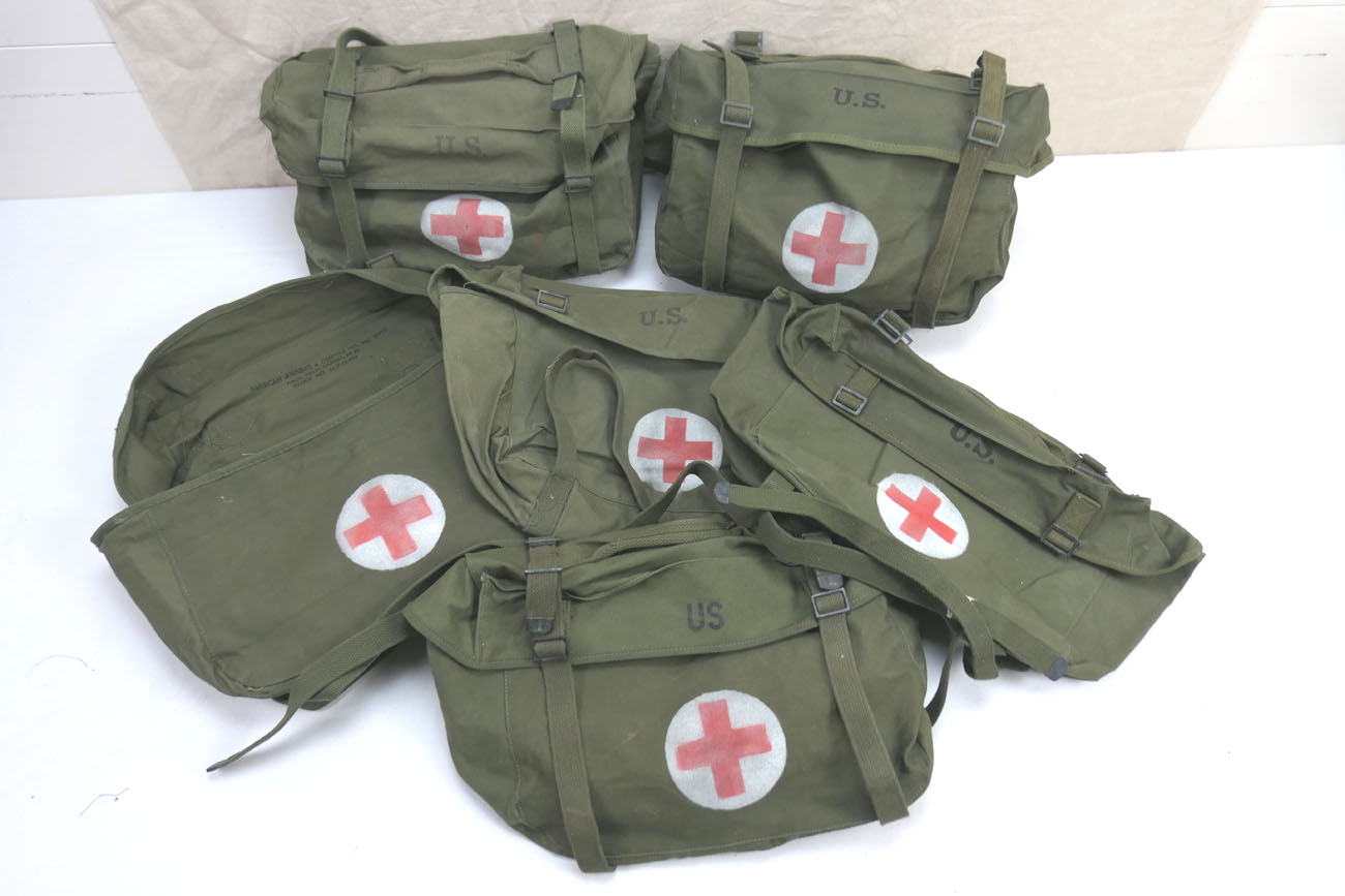 US Pack Field Cargo M-1945 Medic Willys Jeep Bag Medic Red Cross Red Cross