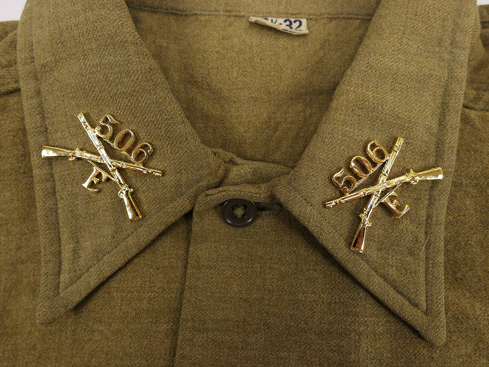 US Army 506th Parachute Infantry Regiment (PIR) Boston Officer Branch of Service Collar Badge Insignia