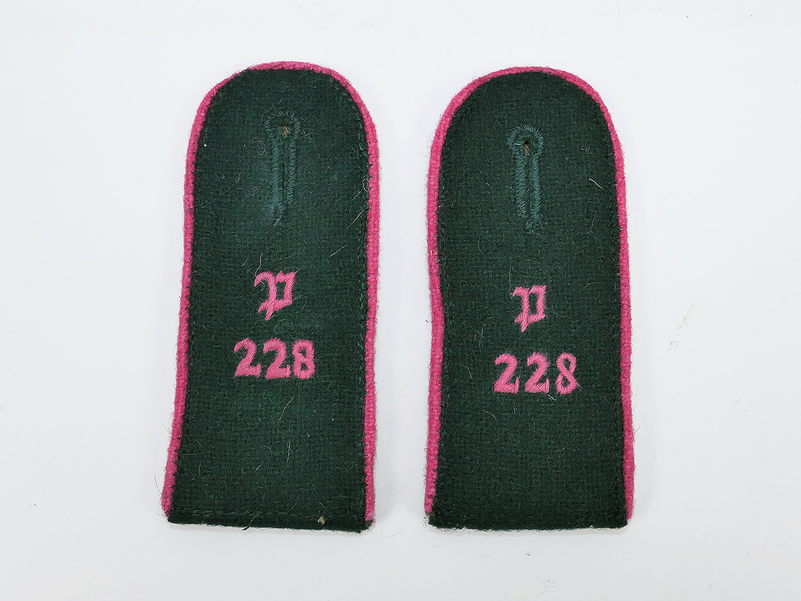 Single pair of epaulettes Panzerjäger 228 field blouse M36