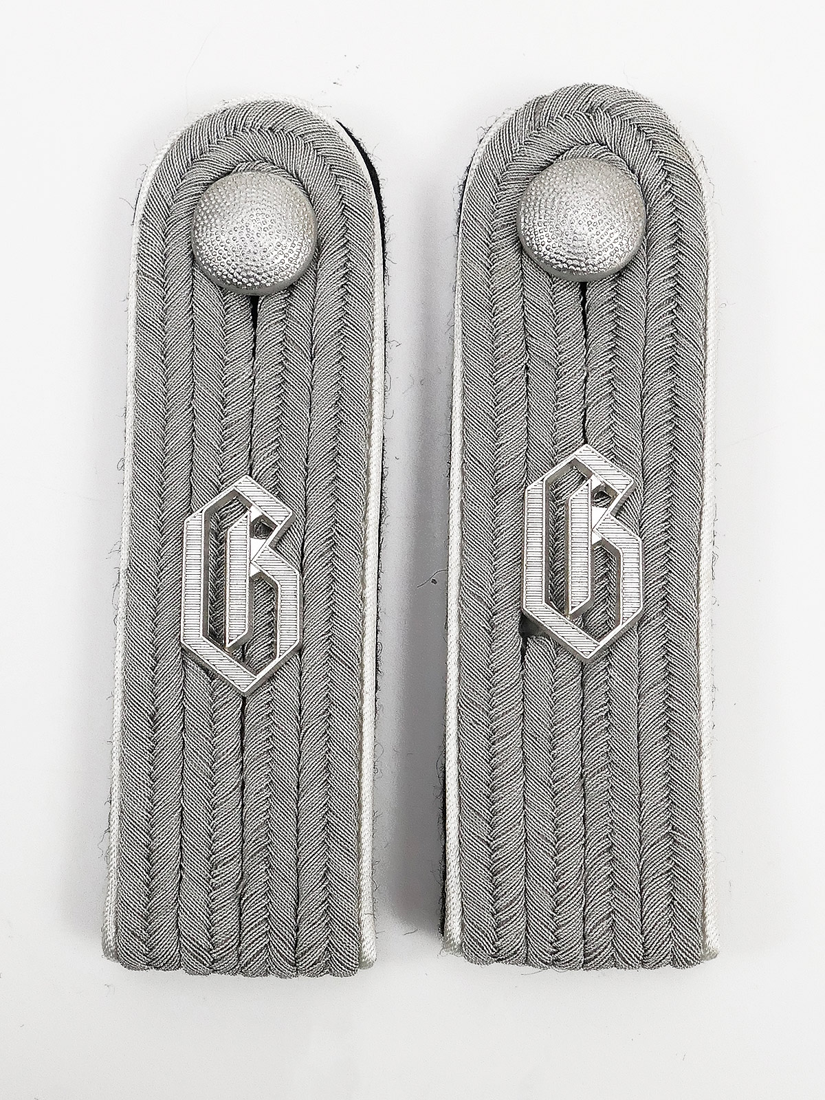 SSVT pair of epaulettes Untersturmführer GERMANIA with buttons