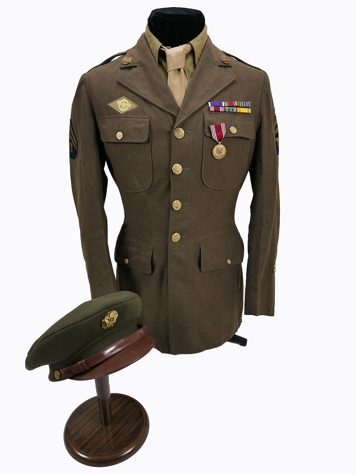 P1726933 WW2 US ARMY Uniform Grouping Enl. Men Service CLASS A UNIFORM Jacket 1940 Shirt Tie Visor Cap