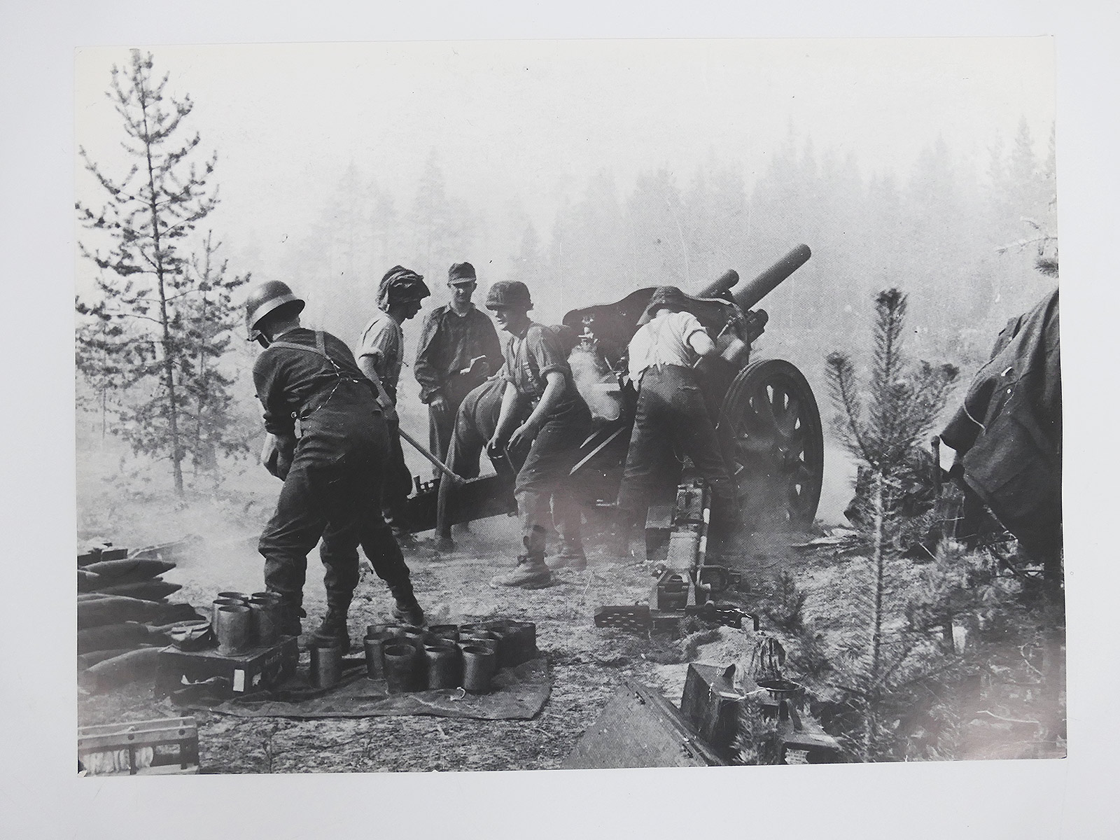 Poster / Picture Light Field Howitzer LFH 18 in the Karelian Forest / 6.SS Geb.Div.Nord (40x30cm)