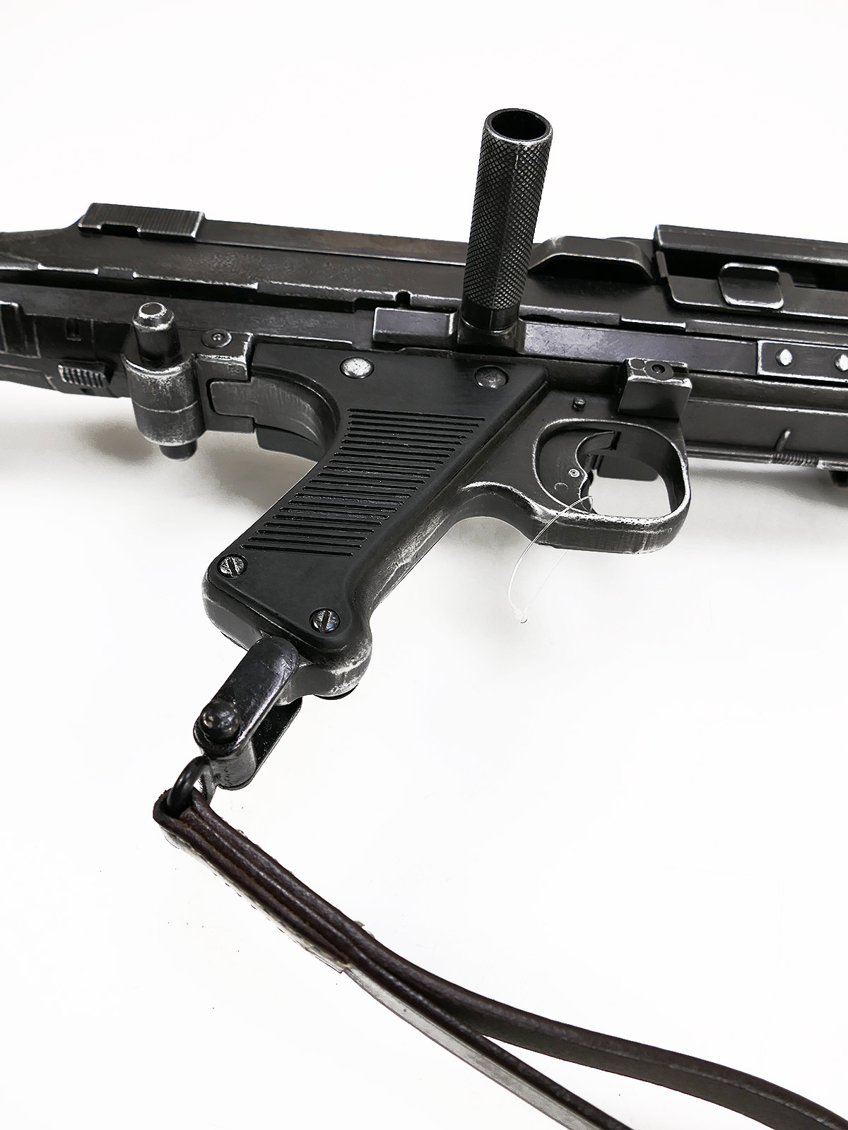 Wehrmacht MG34 machine gun decorative model – film prop, made of metal with a wooden buttplate and carrying strap
