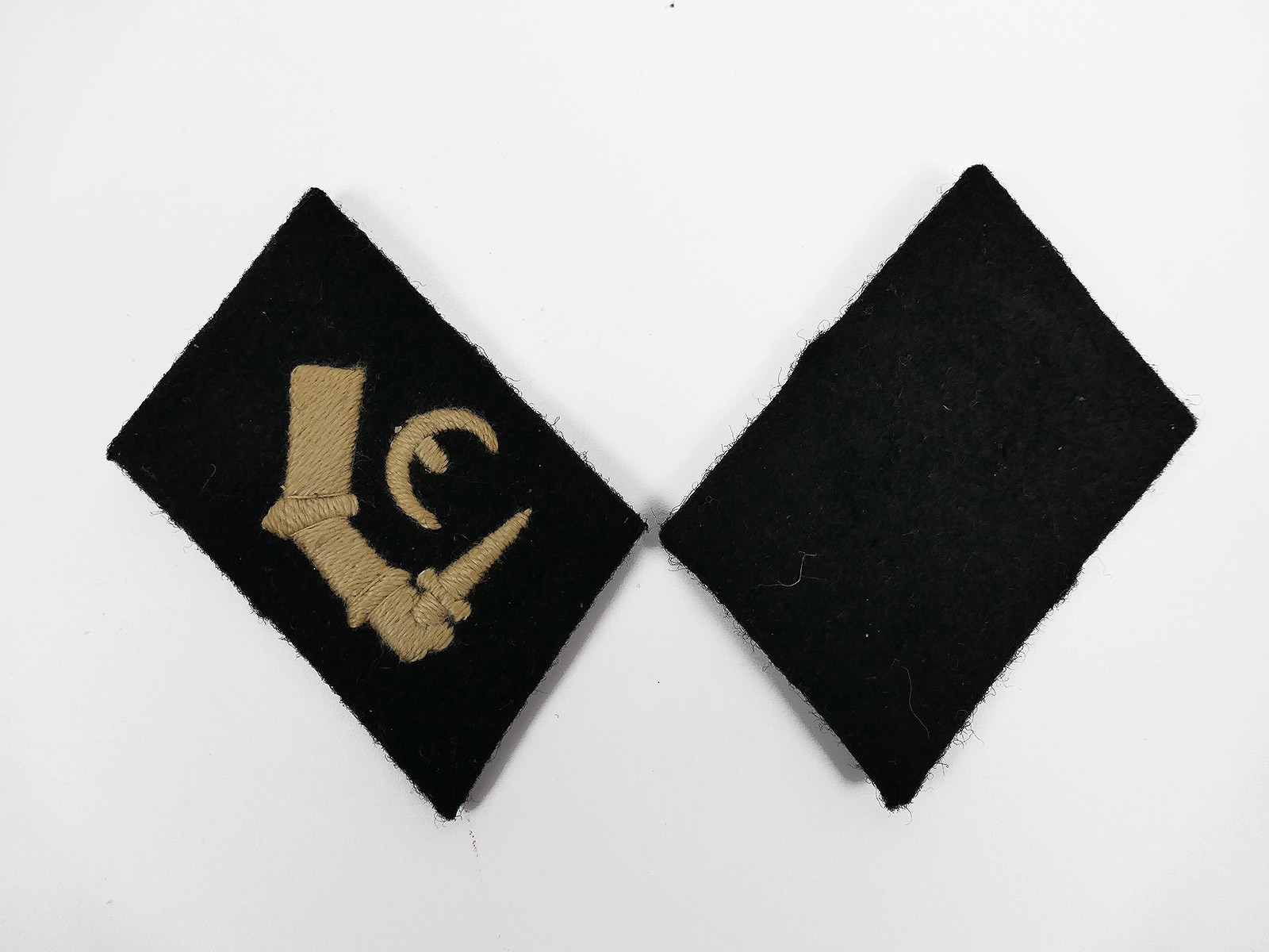 P1694134 Waffen SS collar mirror rifleman 13th Waffen Gebirgs Div. HANDSCHAR for field blouse uniform