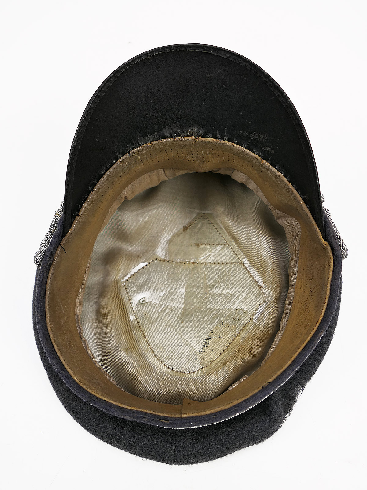 Original LUFTWAFFEN officer’s peaked cap with hand-embroidered details – COLLECTION