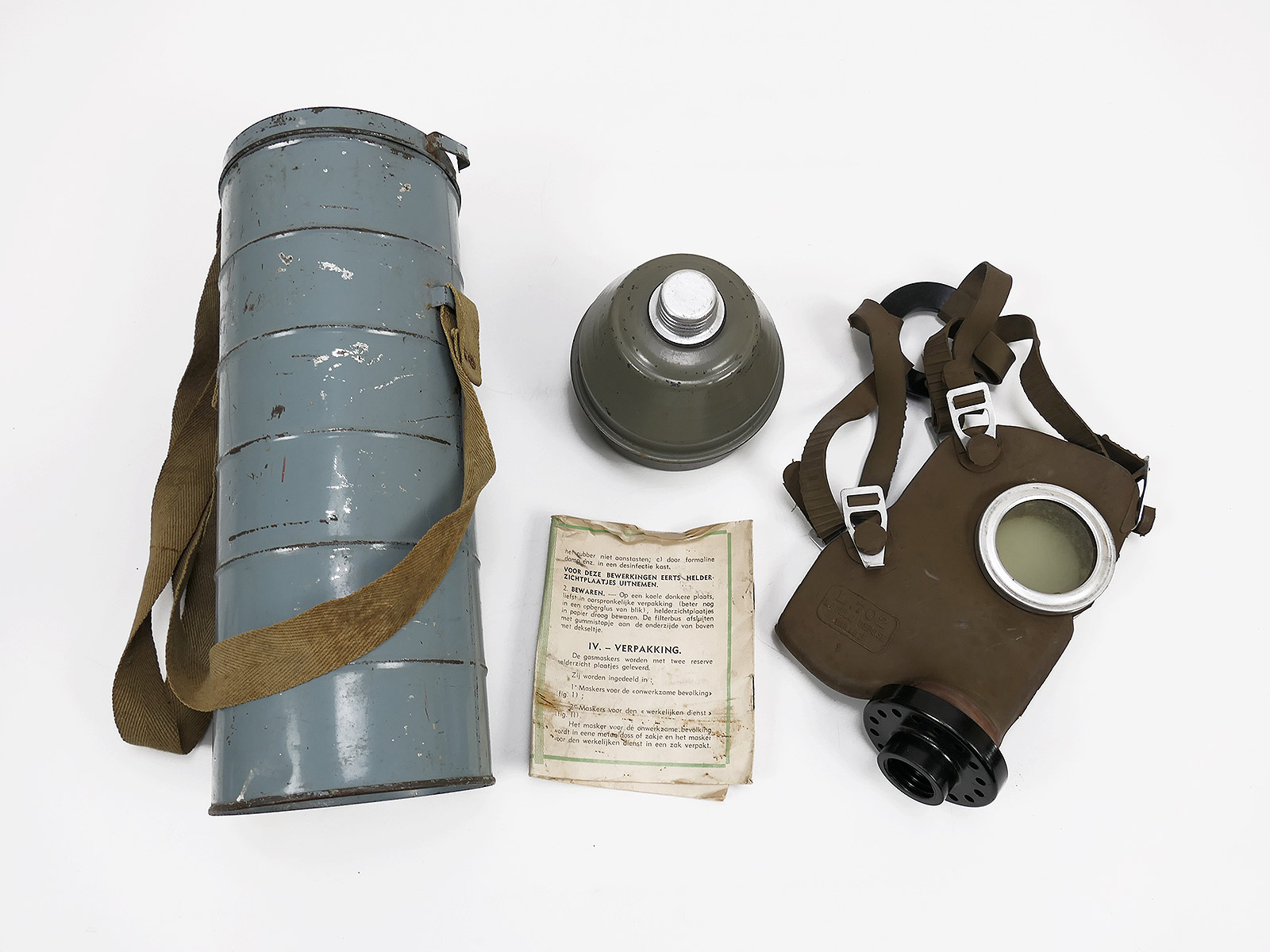 Belgium WK2 gas mask type L.702 with original filter in ready box