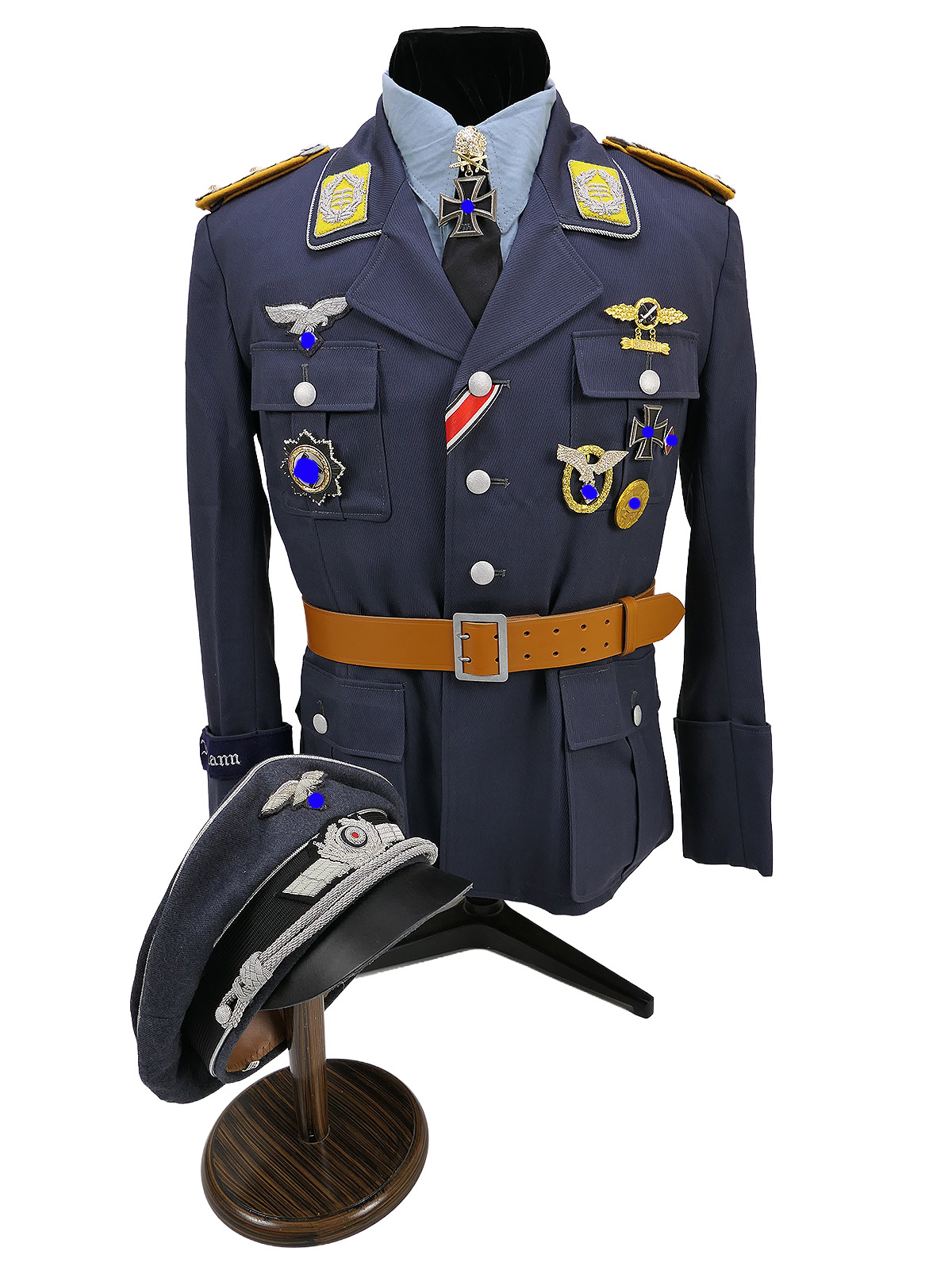 Luftwaffe uniform set: Colonel Hans-Ulrich Rudel’s uniform, four-pocket tunic and peaked cap