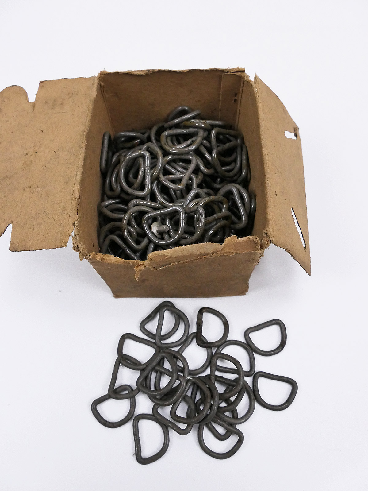 Wehrmacht 12x D-ring metal fitting 25mm original spare part