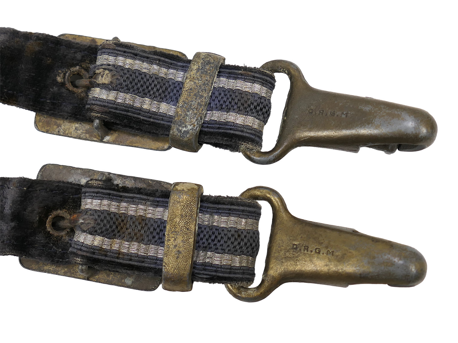 #2 WW2 dagger hanger for the Luftwaffe officer’s dagger – COLLECTION BATTLE WORN