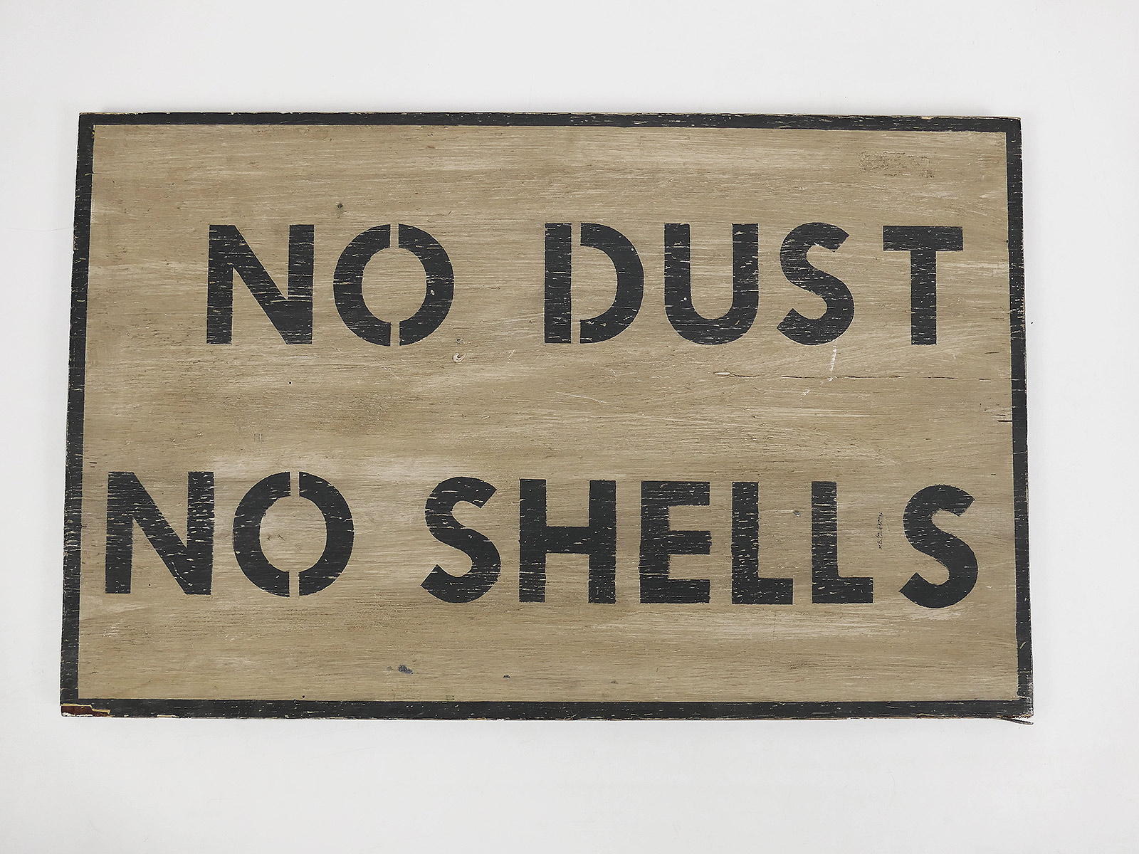 P1568504 Wooden sign Vintage Battle Field Camp wooden road sign "No dust no shells" 40x64cm