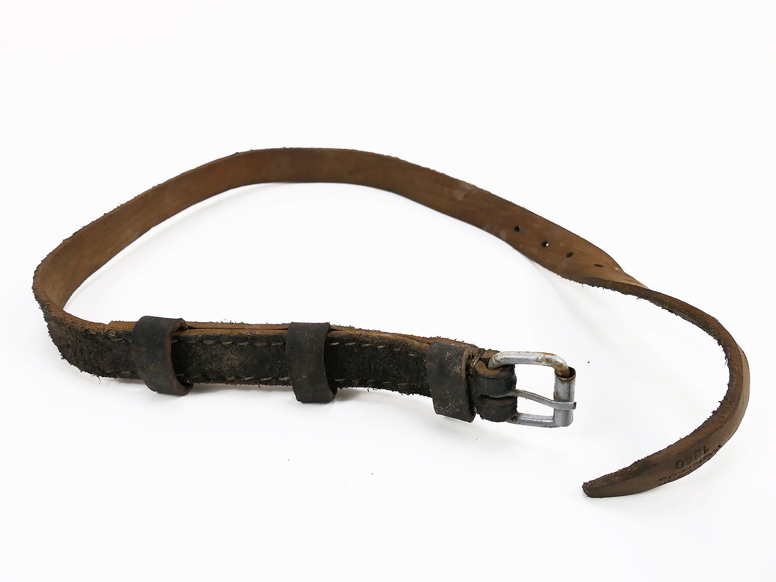 #03 Wehrmacht A-frame leather strap cookware strap with 3 buckles 1940 64cm