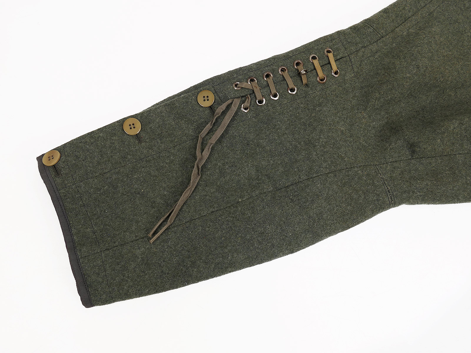 Original Wehrmacht Officer’s Field Jacket M36, Captain, Artillery, complete with breeches – COLLECTION