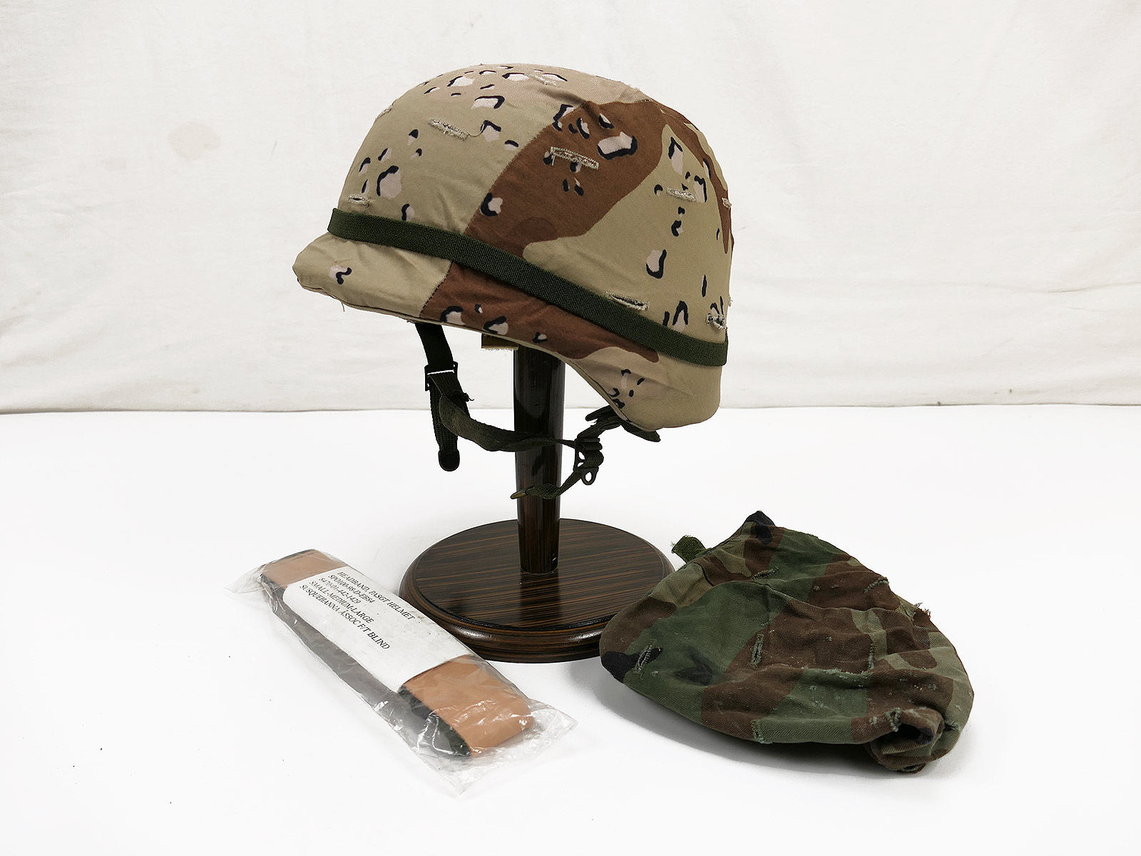#65 US PASGT combat helmet Combat Helmet size Large with US Desert + Woodland helmet cover