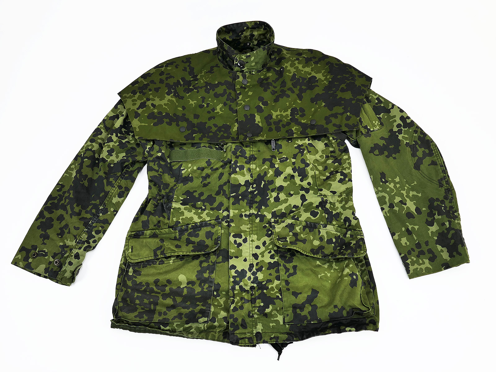 Denmark Army Woodland camouflage field jacket HMAK 1992 size Medium with shoulder protection