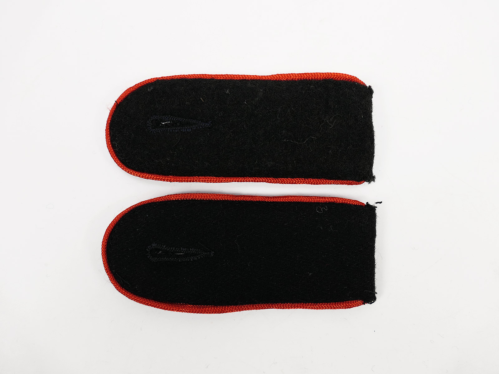 Pair of WSS epaulettes artillery / assault gun crew shoulder boards 