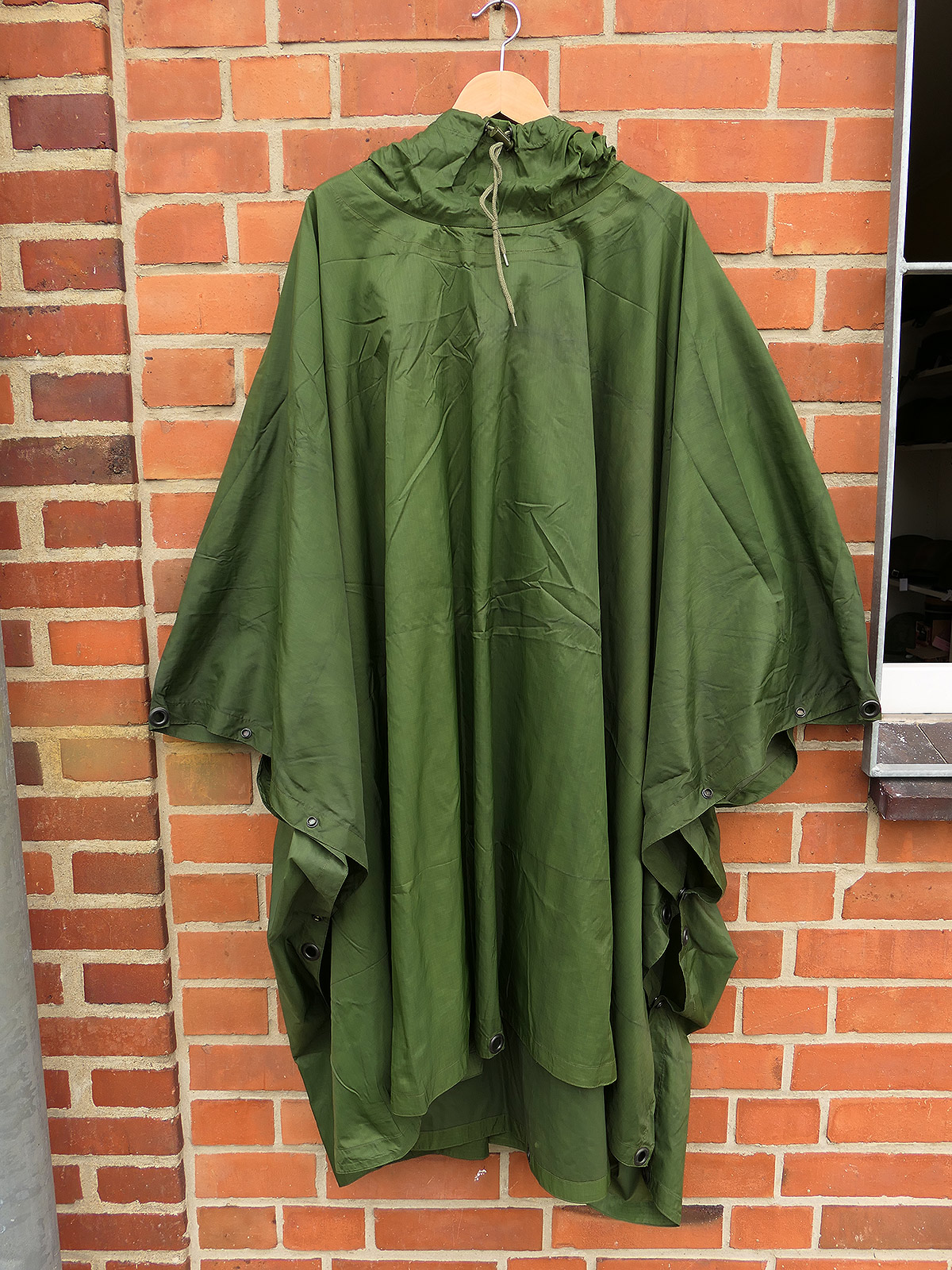 Original Danish Army Lightweight Poncho, olive, second-hand – COLLECTORS’ ITEM