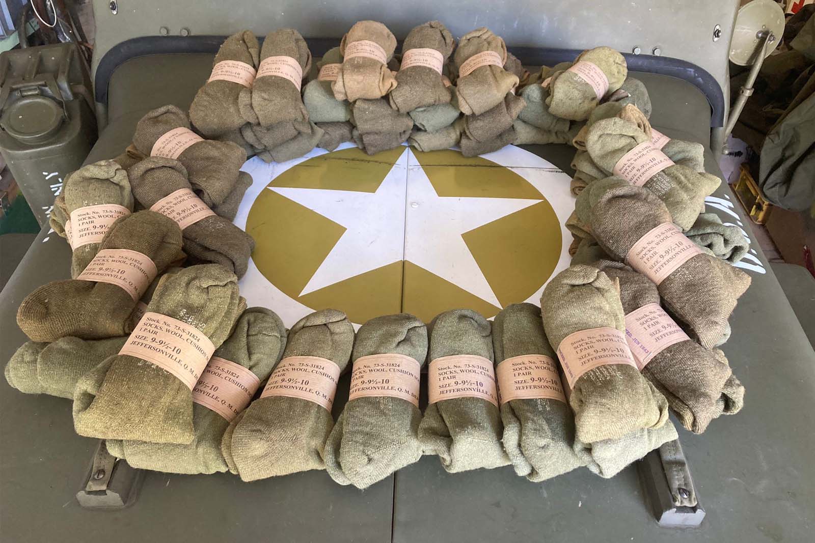 US-14025-3 Original US ARMY WW2 boots socks size 9-9.5-10 socks wool